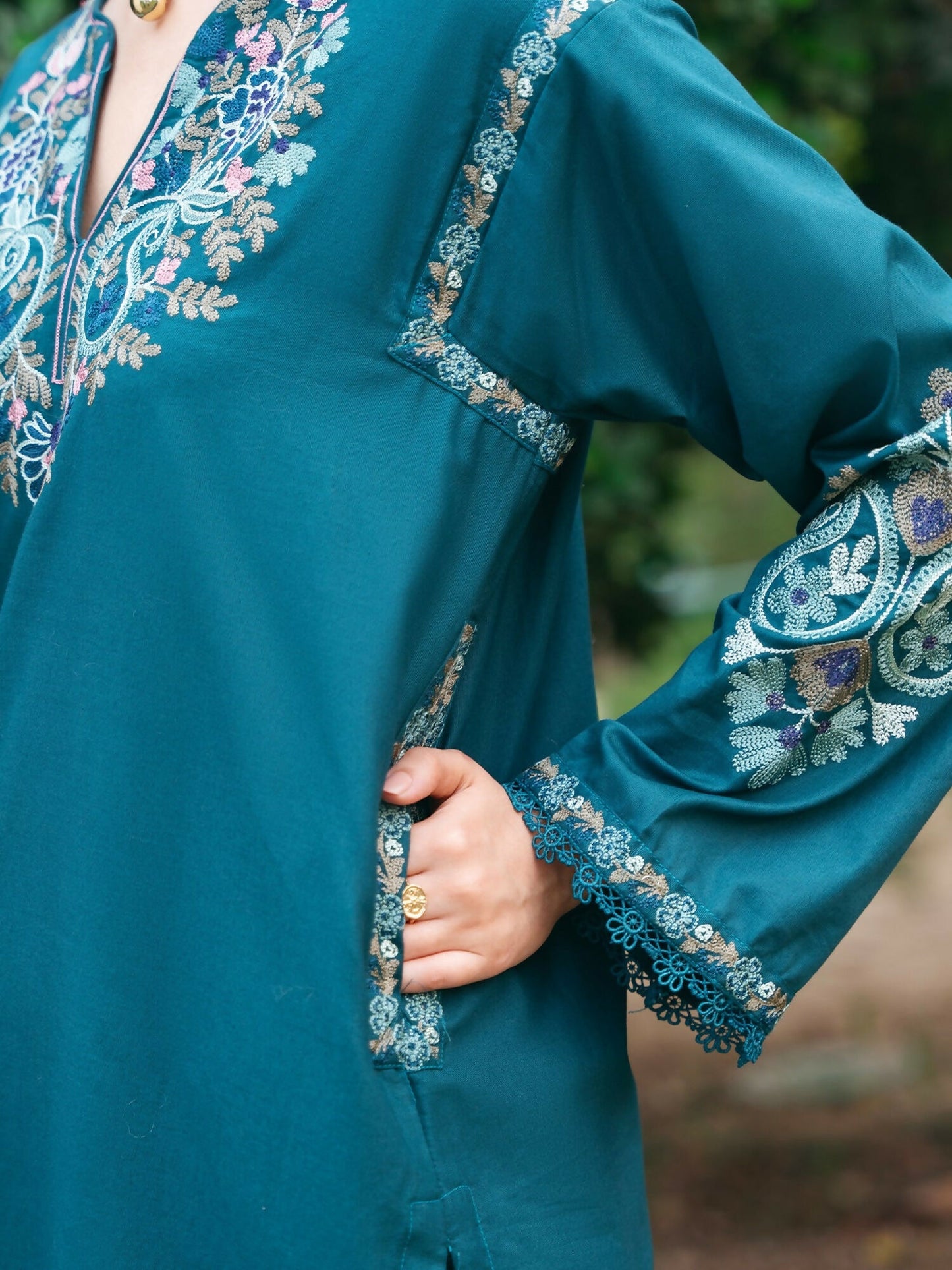 Mannat Clothing Winter-Essentials Khaddar Embroidered Stitched Suit-Aabroo