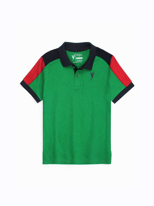 Lightweight boys’ plain polo shirt with short sleeves, contrast tipping collar, and embroidered detail – made from premium piqué for easy summer wear