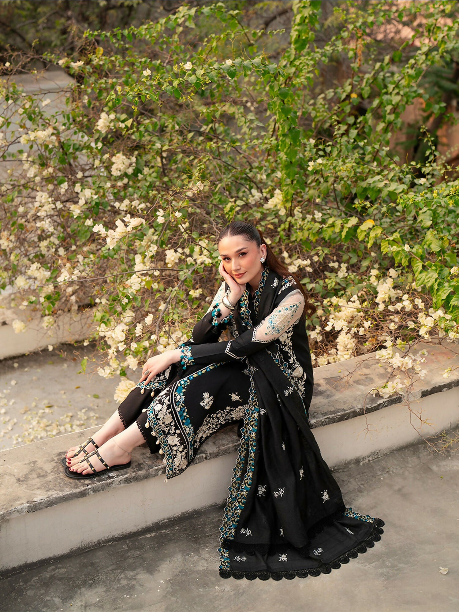 Mahnur Angan Lawn'26 Embroidered Unstitched 3-Piece Suit-AN-011