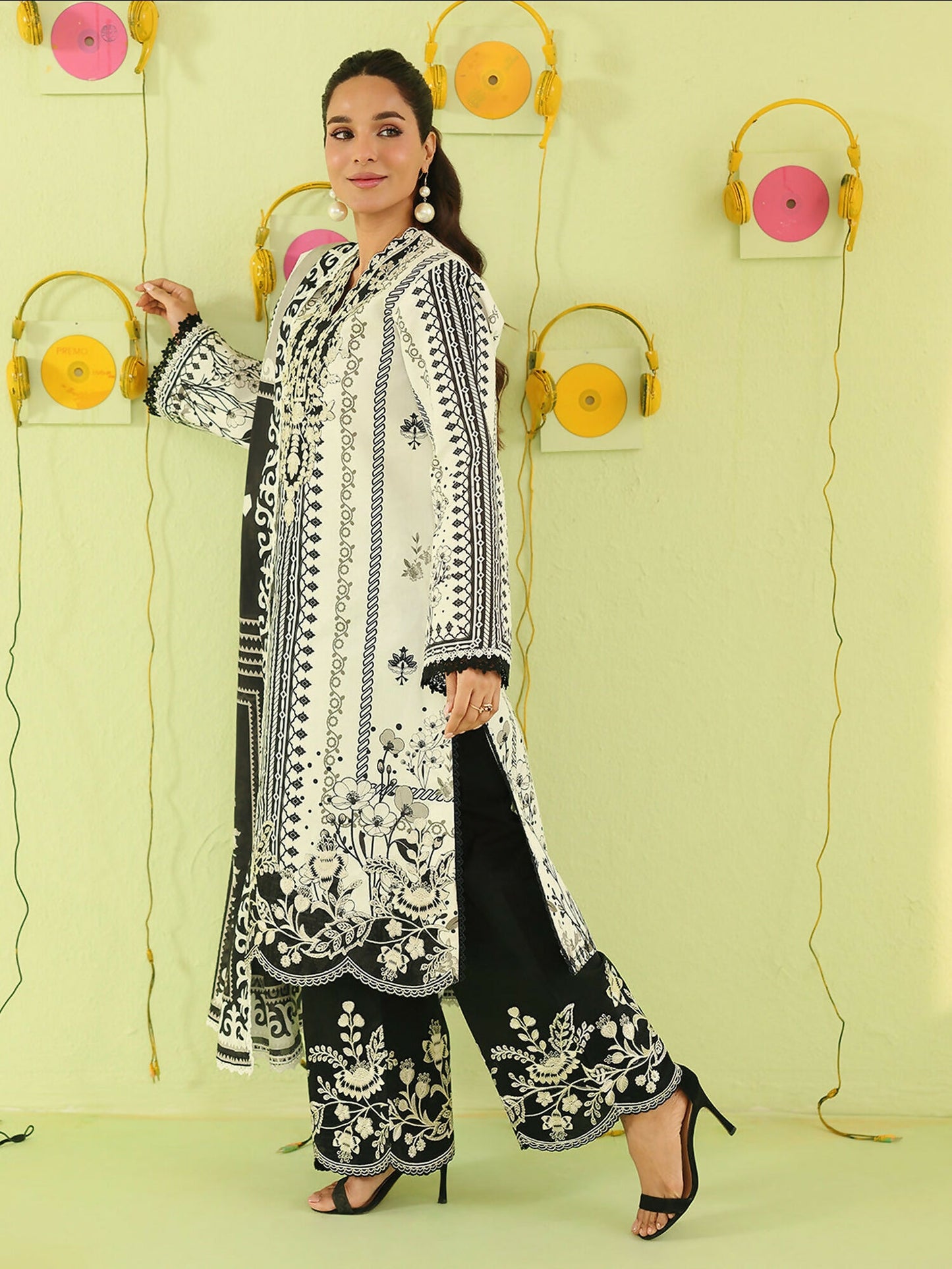 Mahnur Anaya Vol.2 Lawn Embroidered Stitched 3-Piece Suit-AN-2-10