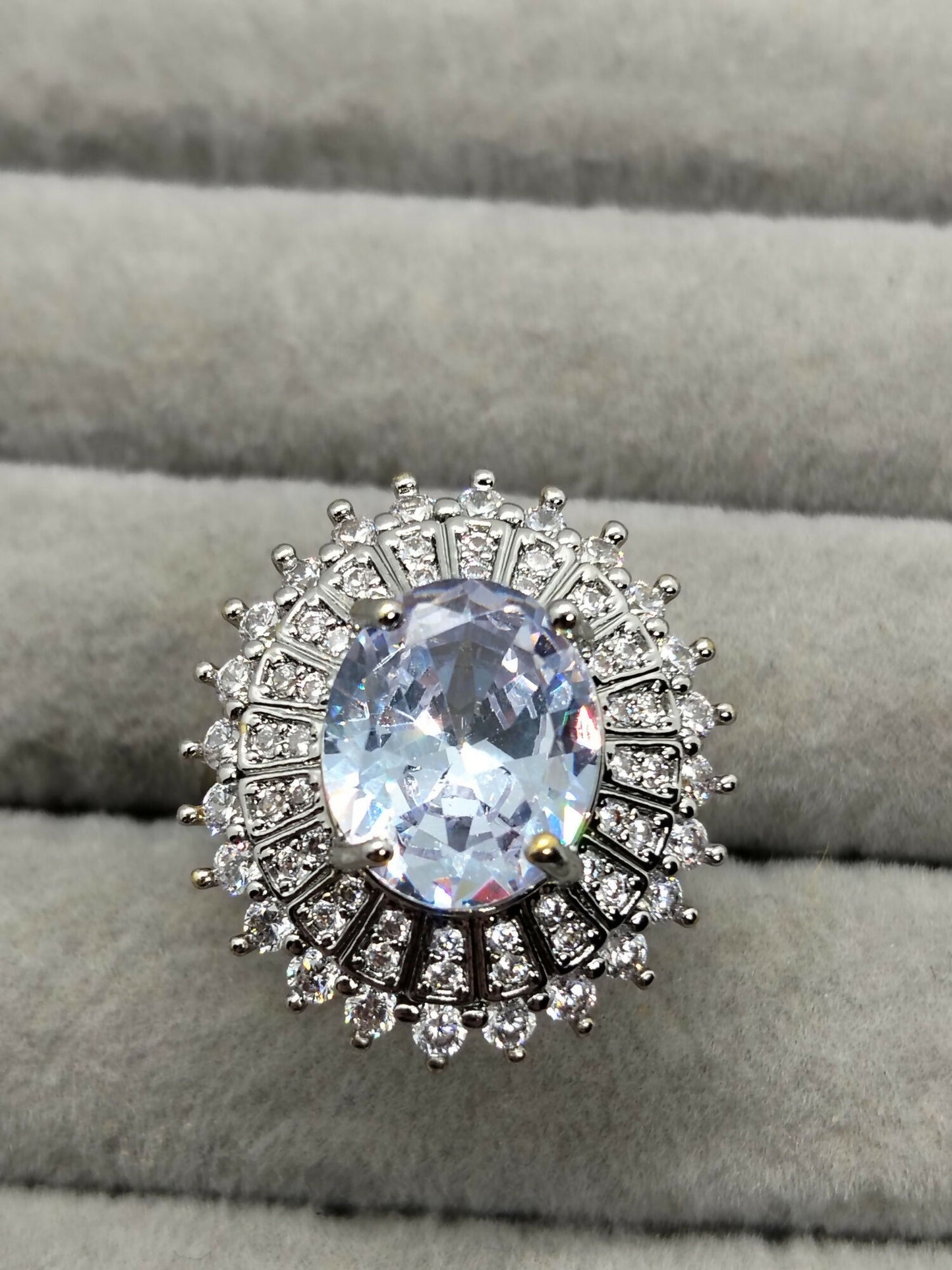 H&A Jewellery 18K Gold Polished Zircon Halo Ring