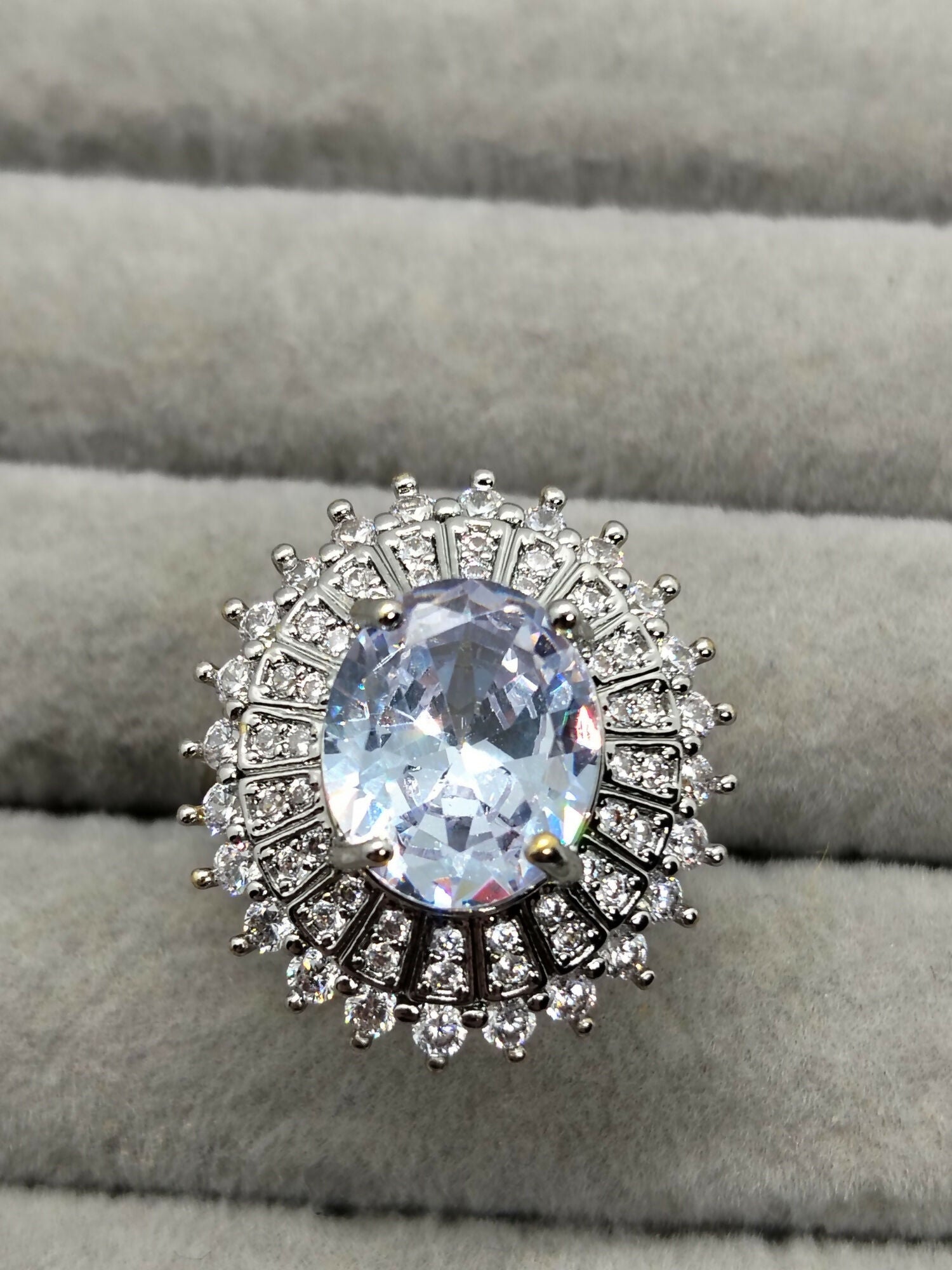 H&A Jewellery 18K Gold Polished Zircon Halo Ring