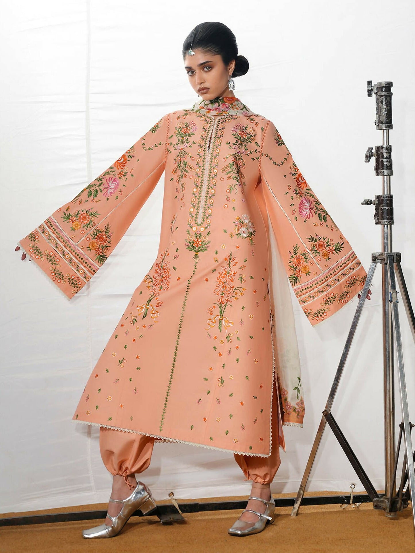 Jugnu by Hussain Rehar The Reserved View SS/Edit I Cotton Embroidered Unstitched 3-Piece Suit-Zerah