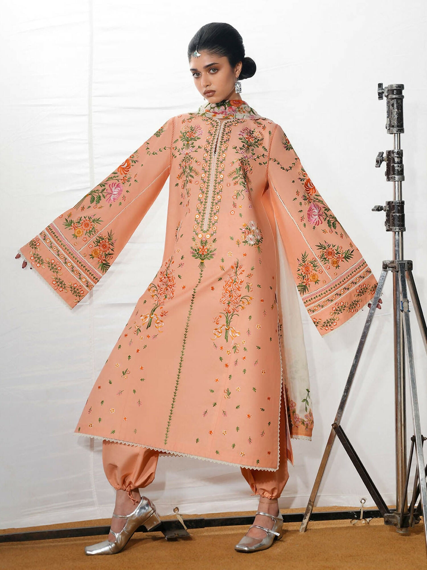 Jugnu by Hussain Rehar The Reserved View SS/Edit I Cotton Embroidered Unstitched 3-Piece Suit-Zerah