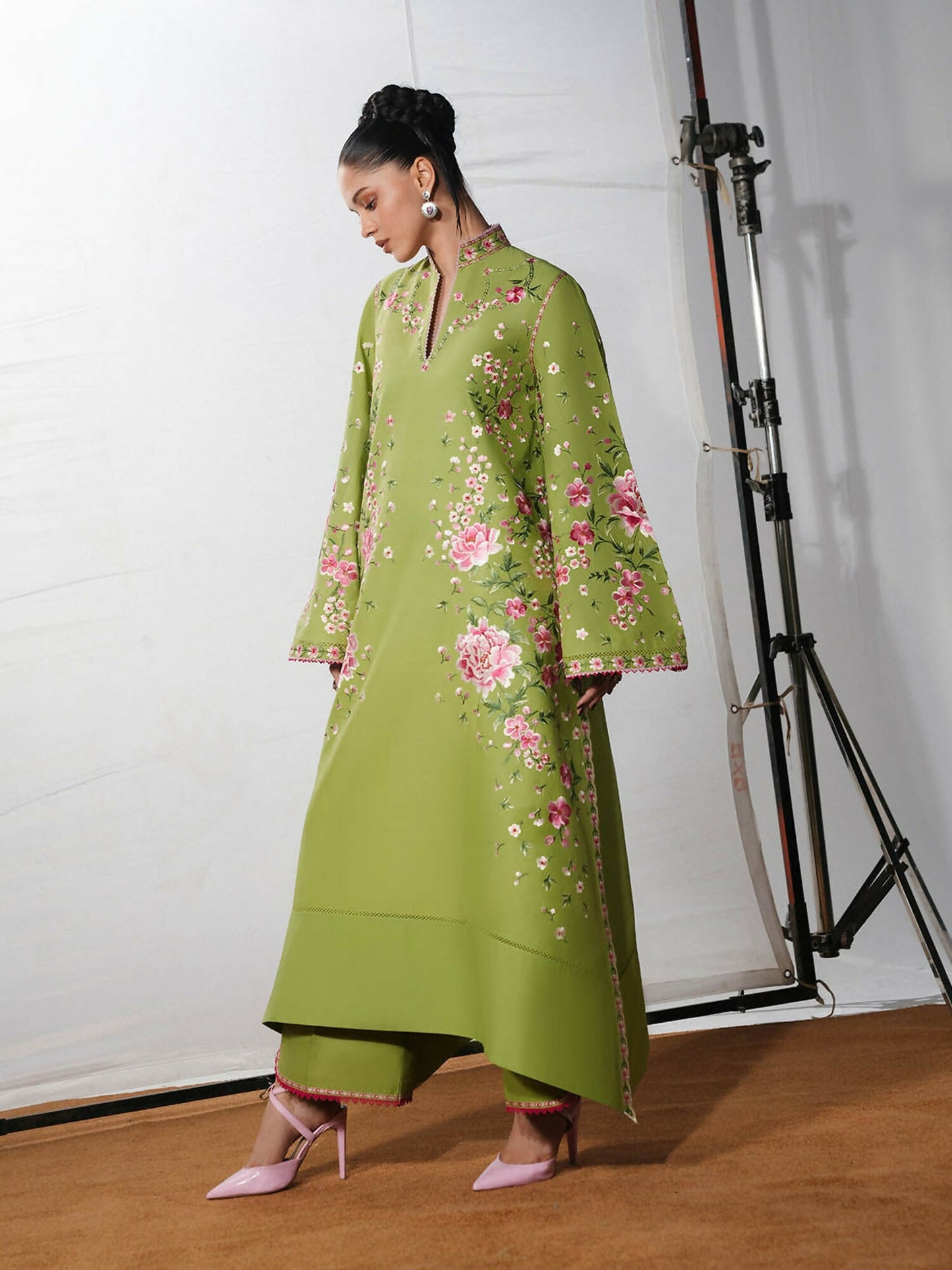 Jugnu by Hussain Rehar The Reserved View SS/Edit I Cotton Embroidered Unstitched 3-Piece Suit-Chaman