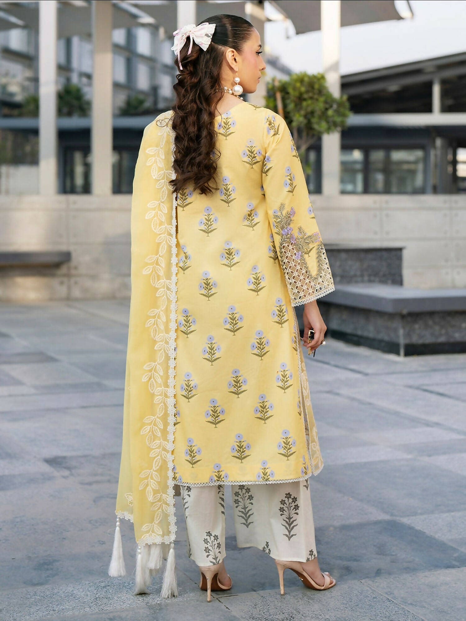Mahnur Broadway Luxury Lawn'26 Embroidered Unstitched 3-Piece Suit-BW-006