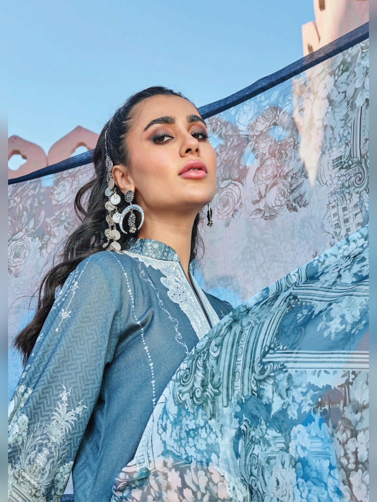wardha-saleem-embroidered-lawn-suits-unstitched-3-piece-d-14-eshaal-summer-collection_4_blur