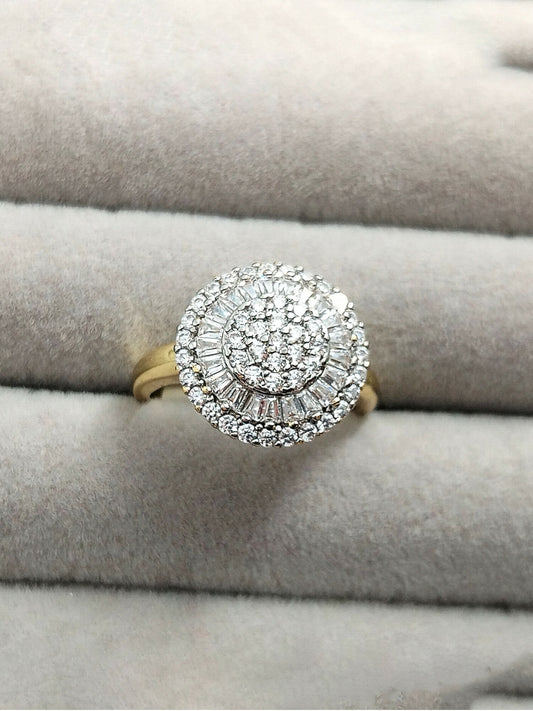 H&A Jewellery 18K gold polished cluster ring with brilliant-cut and baguette zircon diamonds, luxury round gold ring for women