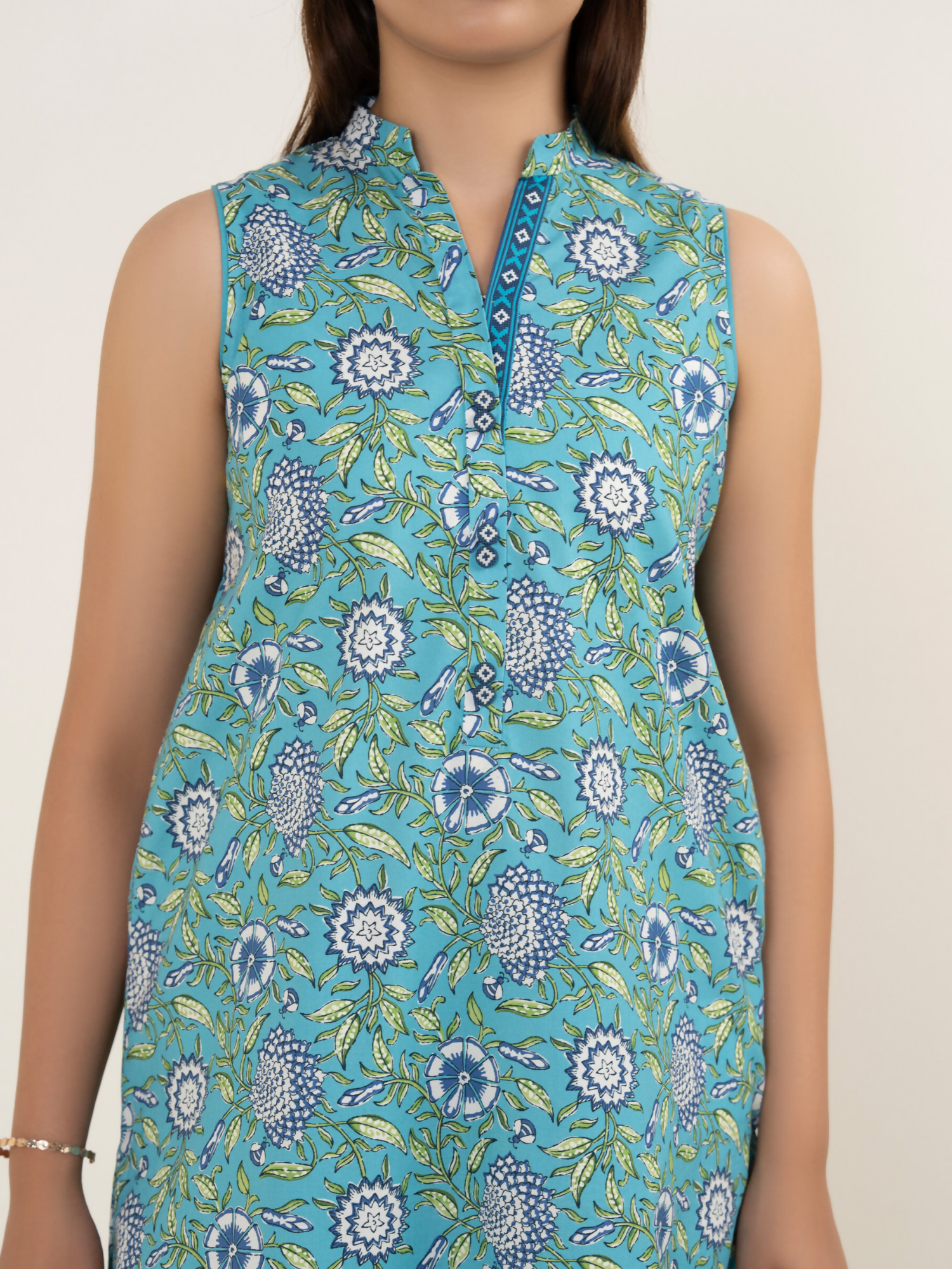 Sapphire Lawn Printed Unstitched 2-Piece Suit