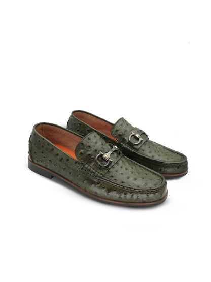 Green casual leather shoes with a sleek finish and rubber sole, designed for everyday comfort and modern style.