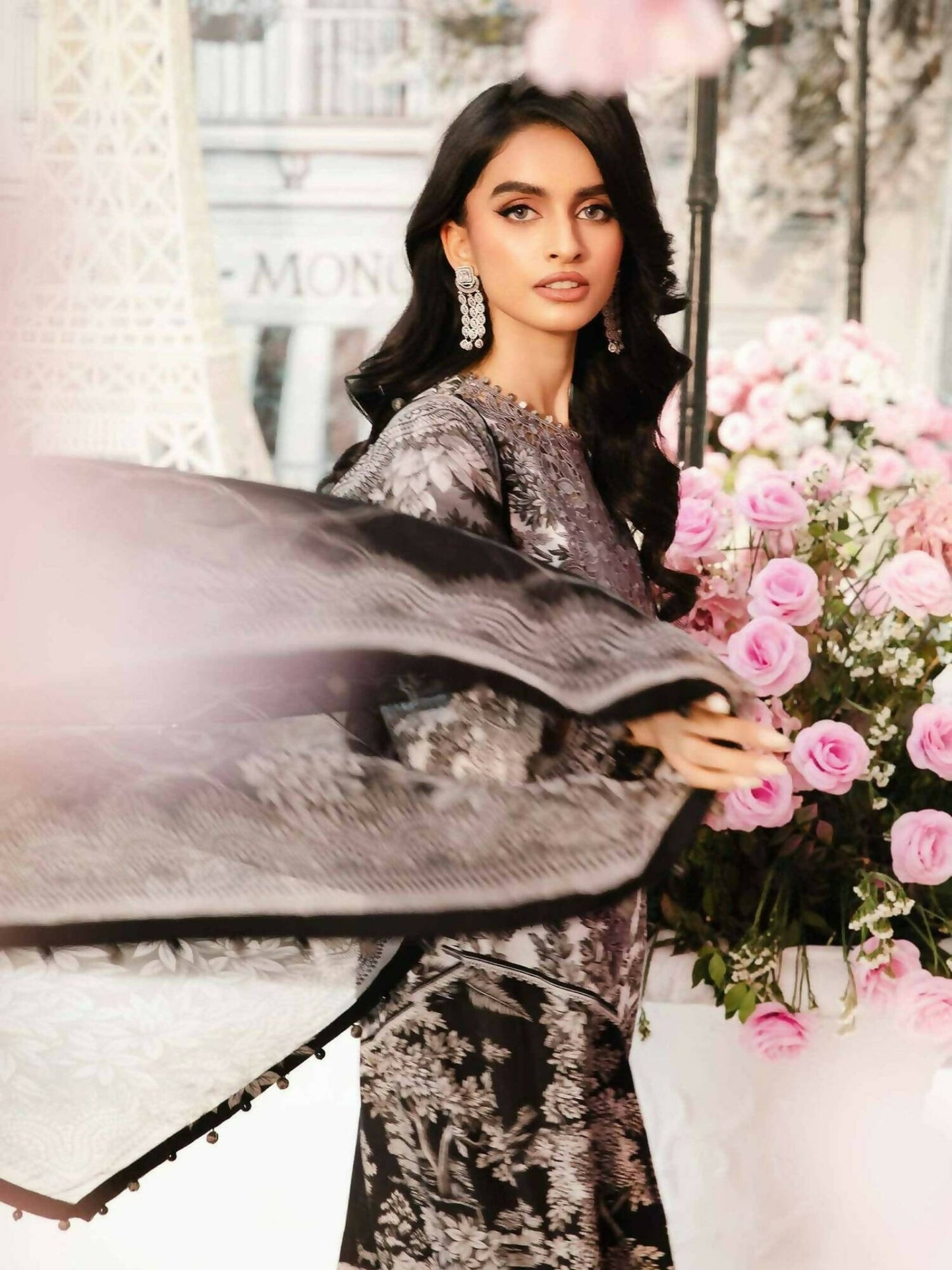 Maria B Lawn Embroidered Unstitched-3-Piece-Suit-MPT-2608-B