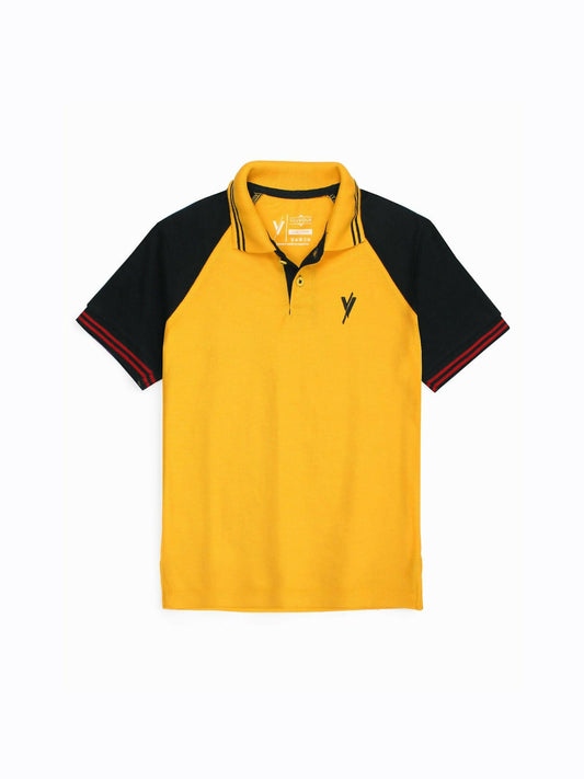 Stylish boys' half-sleeve polo made from breathable premium piqué fabric, featuring a tipping collar, signature embroidery, and a comfortable regular fit – perfect for summer wear.