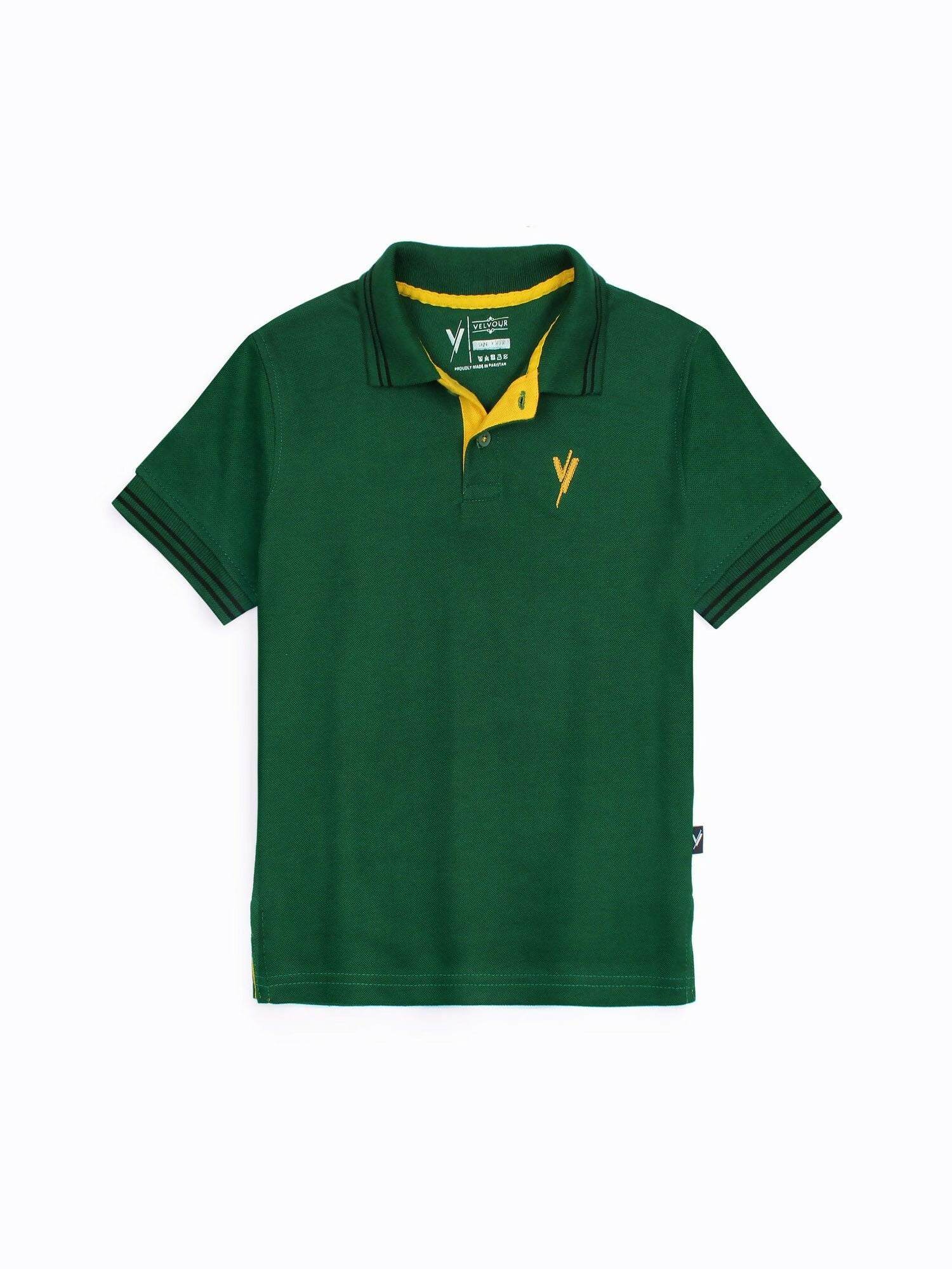 Vibrant boys’ plain summer polo with tipping collar, short sleeves, and embroidered logo – made from soft, breathable piqué fabric for all-day ease