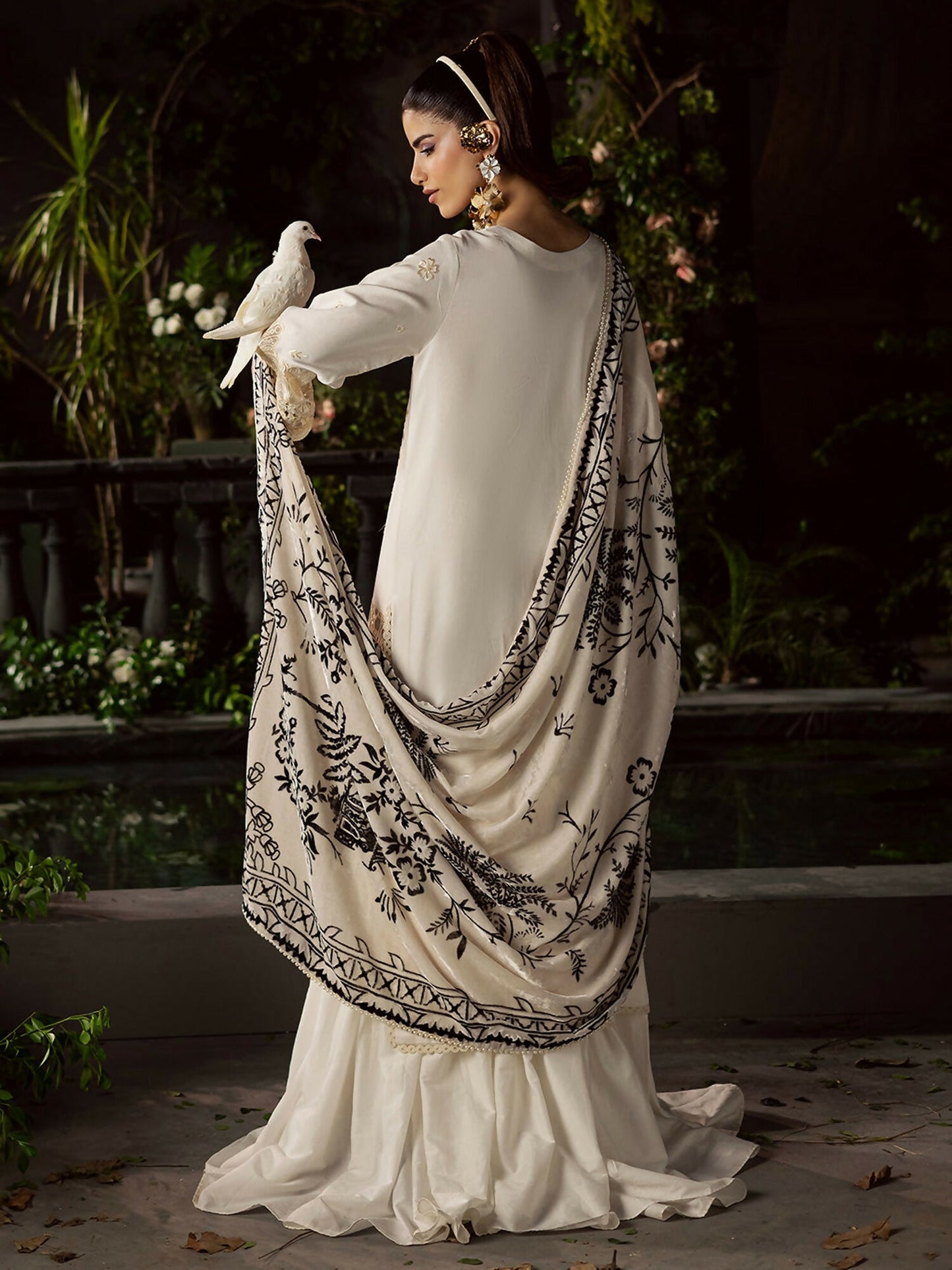 Mahnur Amelia Kotrai Embroidered Unstitched 3-Piece Suit-CK-003