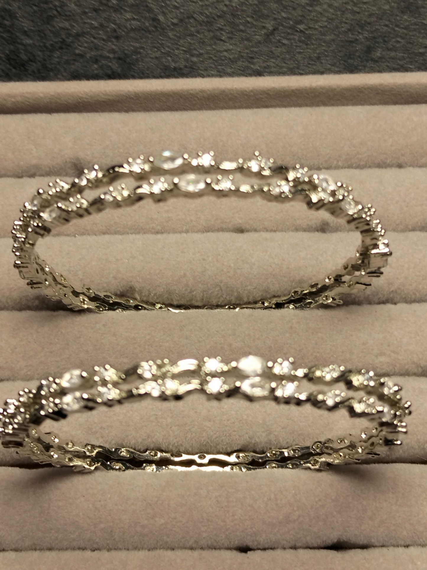 H&A Jewellery One Carat Silver Rhodium-Plated Kangina with Semi-Precious Stones