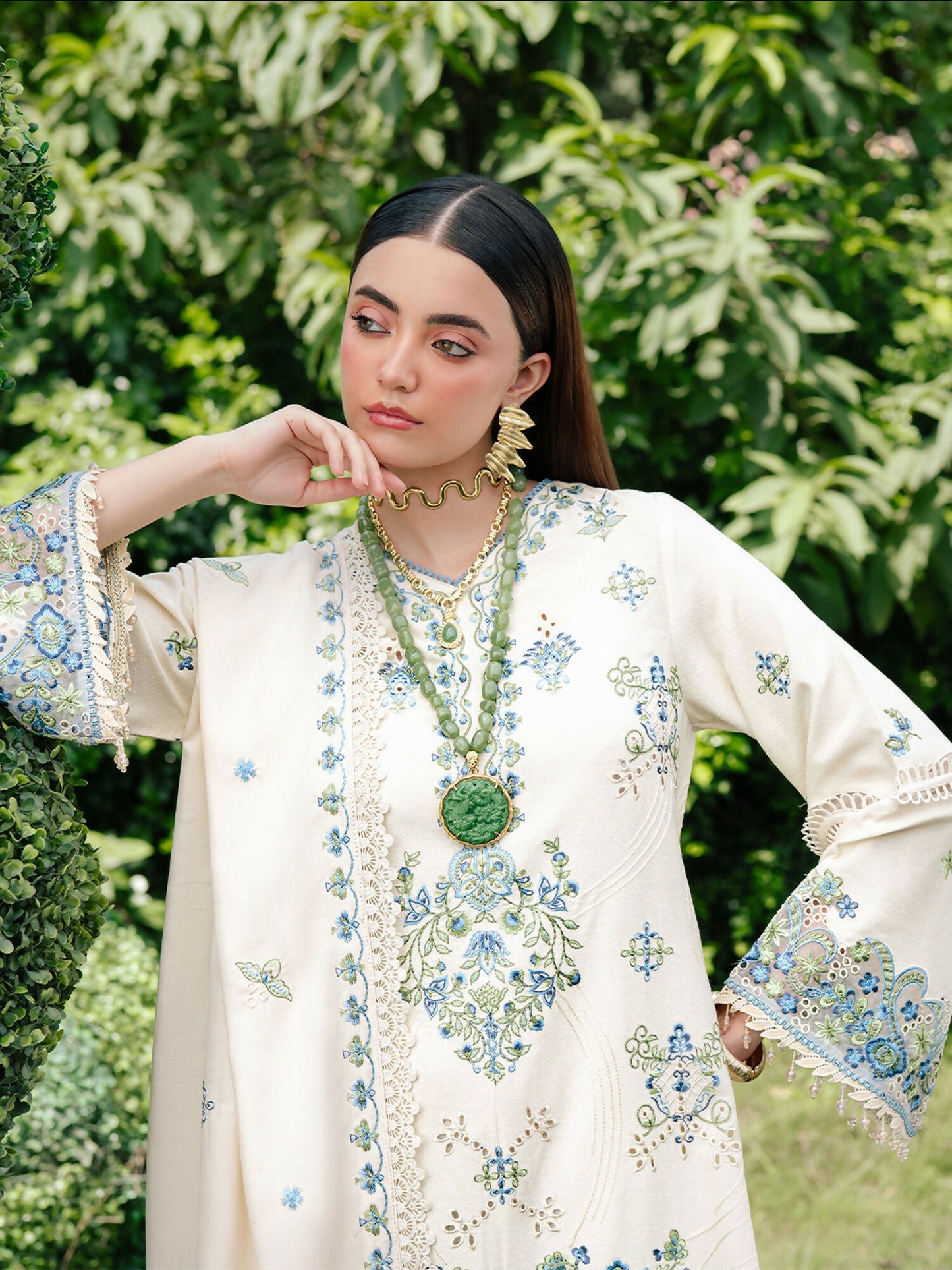 Mahnur Secret Garden Karandi Embroidered Unstitched 3-Piece Suit–SG-001