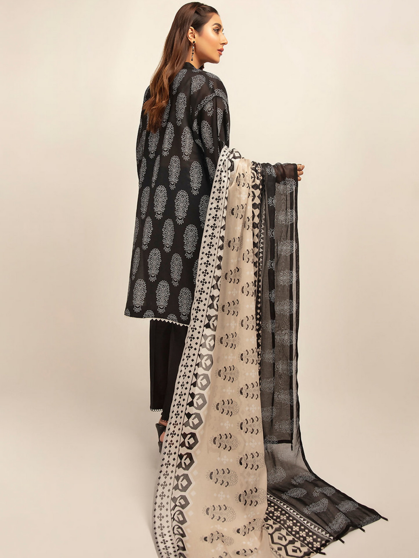 Nishat Lawn Printed Unstitched 3-Piece Suit-42201378-R