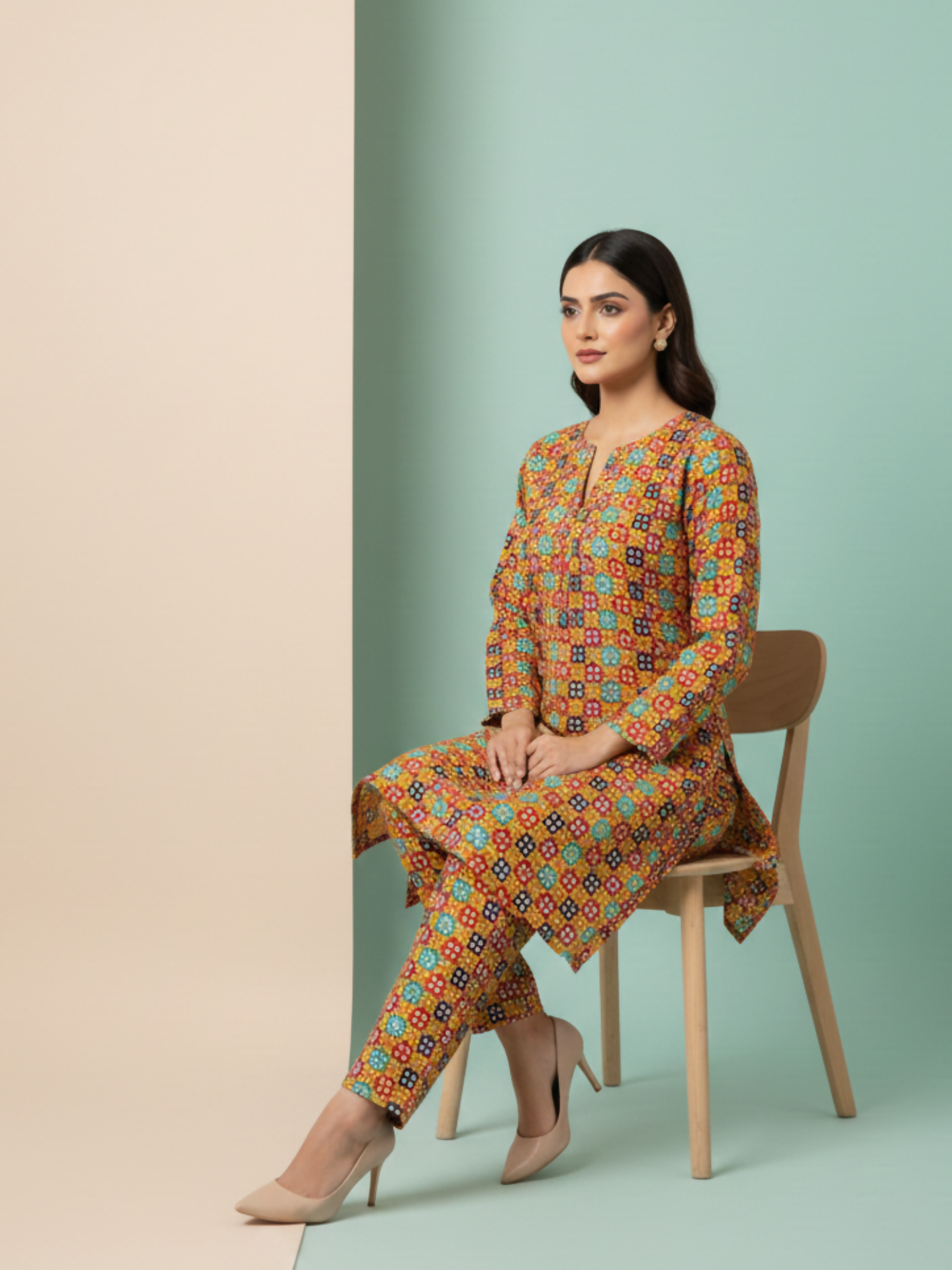Bin Shaukat Cotton Cambric Printed Unstitched 2-Piece Suit