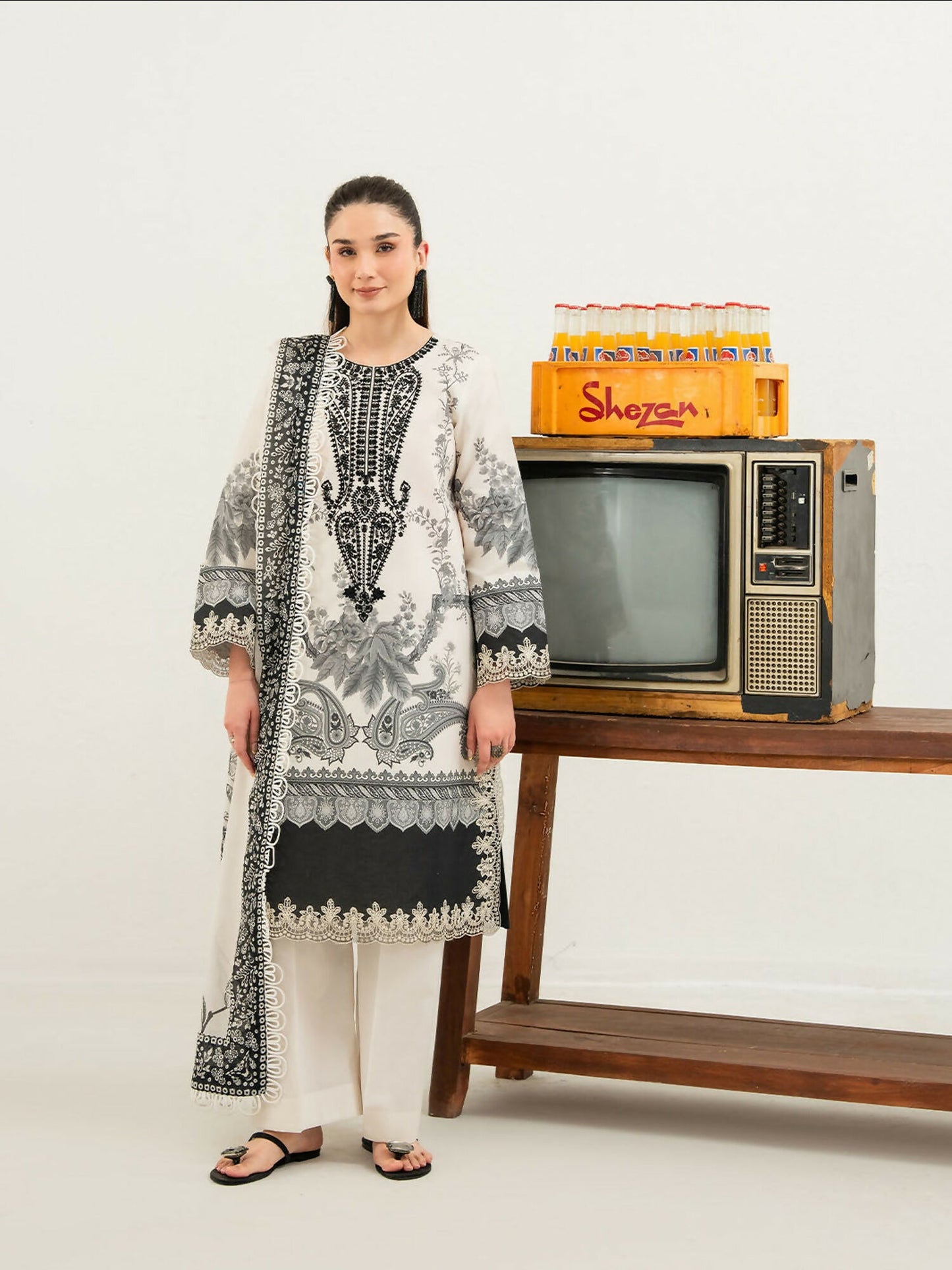 Mahnur Anaya Lawn Vol-1 Embroidered Stitched 3-Piece Suit-ANA-005