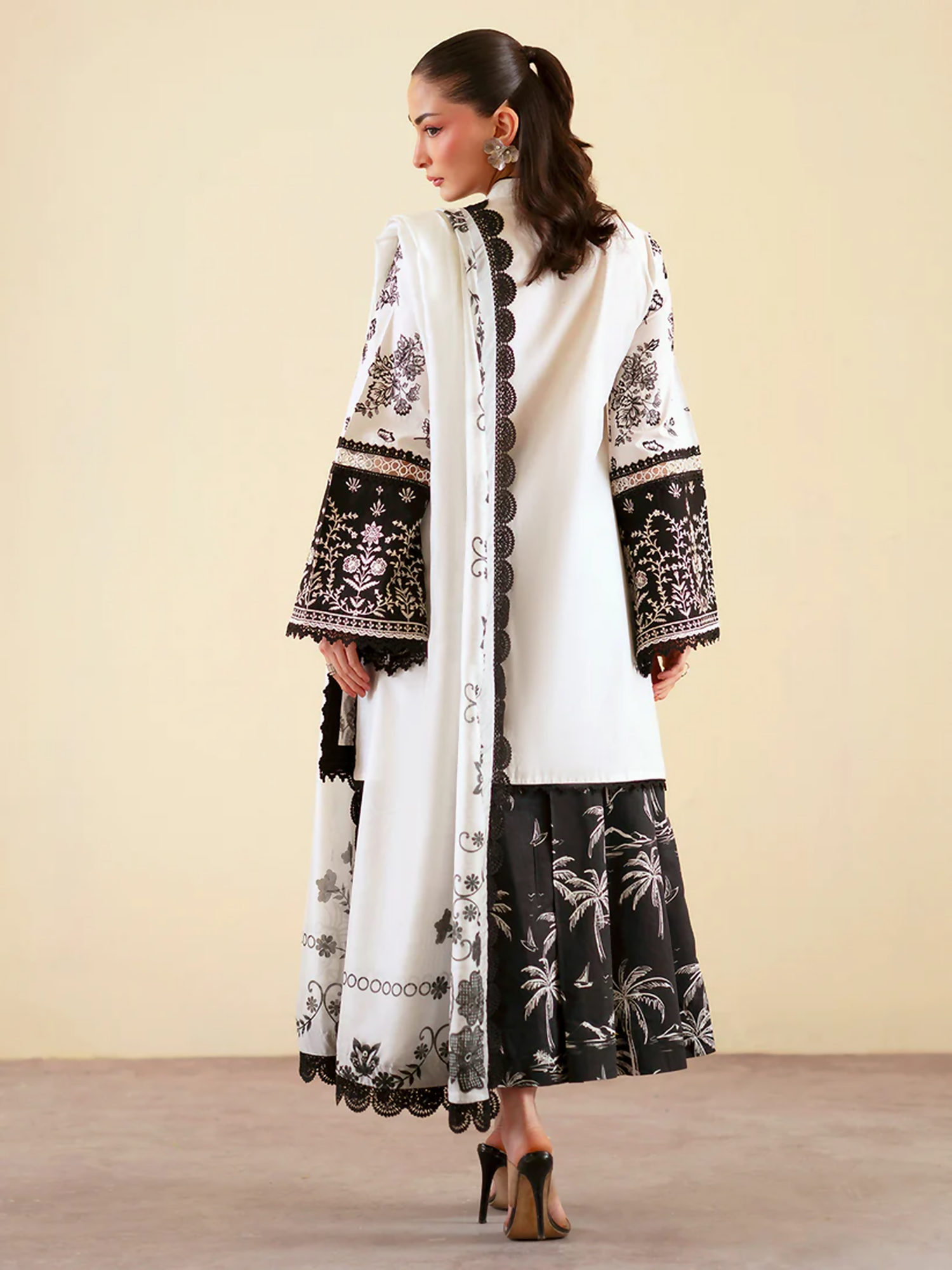 Mahnur Ember Lawn Embroidered Unstitched 3-Piece Suit-EM-005
