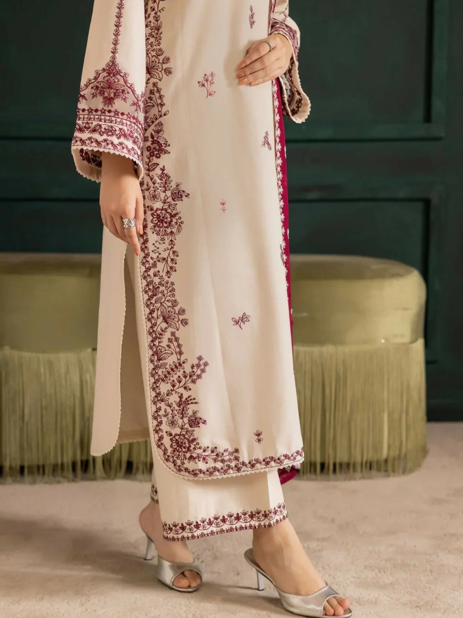 Stylish Collection Royal Pret Linen Embroidered Stitched 3-Piece Suit-Lvory Rua