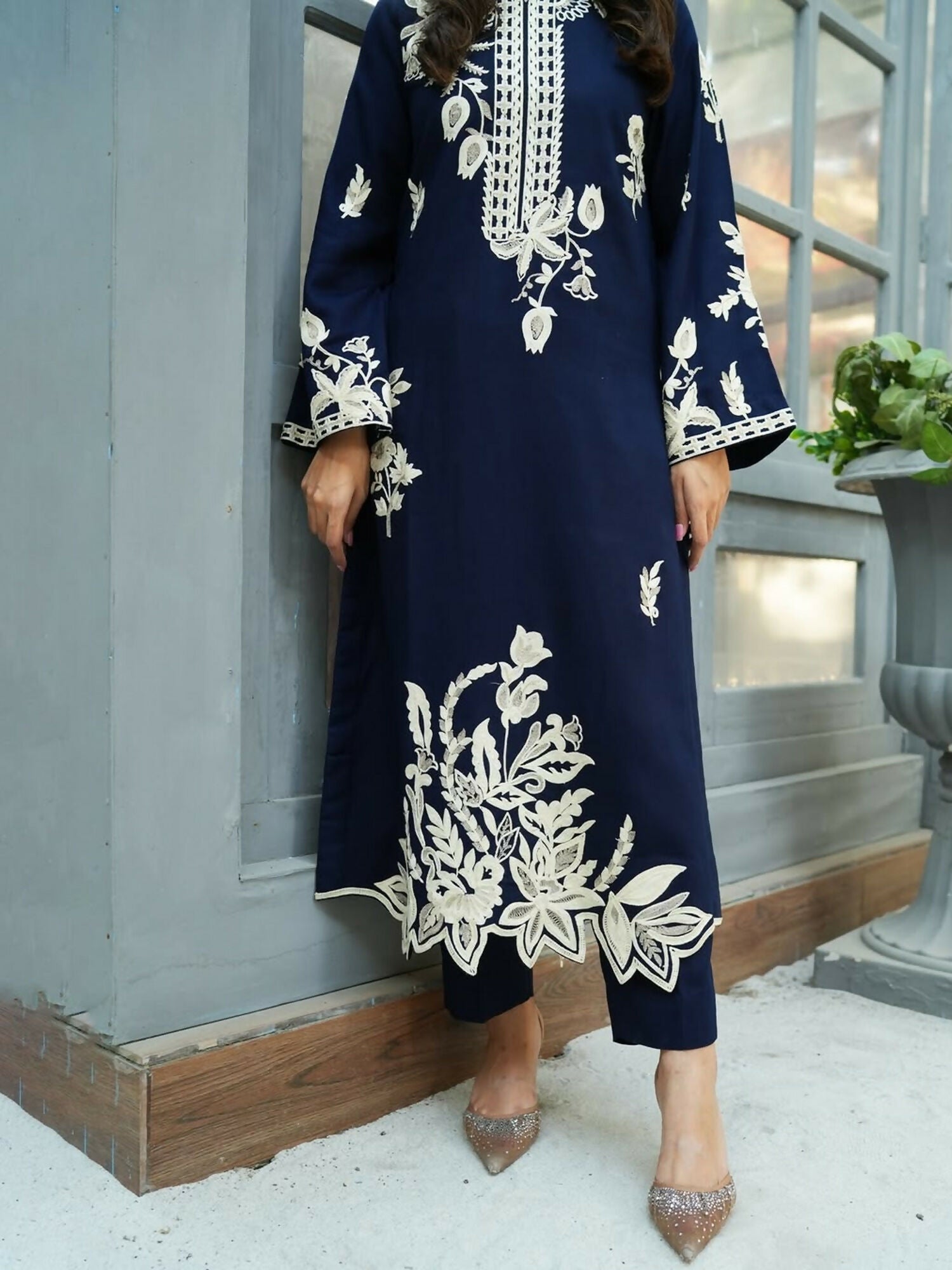 Tawakal Closet Linen Embroidered Stitched 3-Piece Suit-Izna