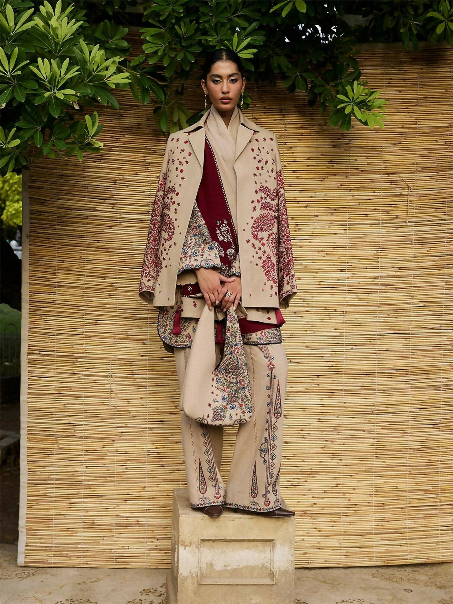 Jugnu By Hussain Rehar AW'25 Edit I Karandi Embroidered Scarf-Naaz
