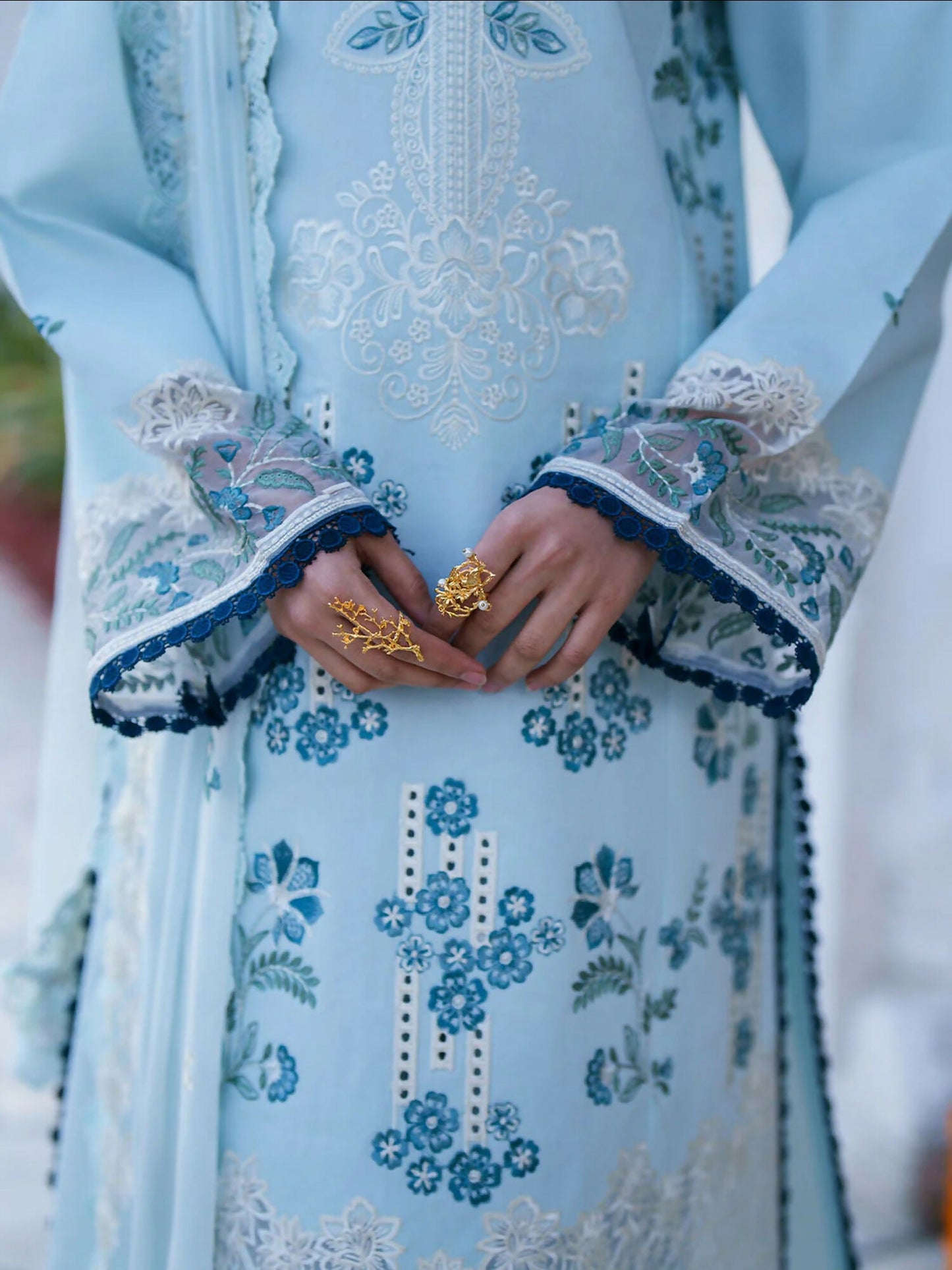 Mahnur Gul Luxury Lawn'26 Embroidered Unstitched 3-Piece Suit-G-006