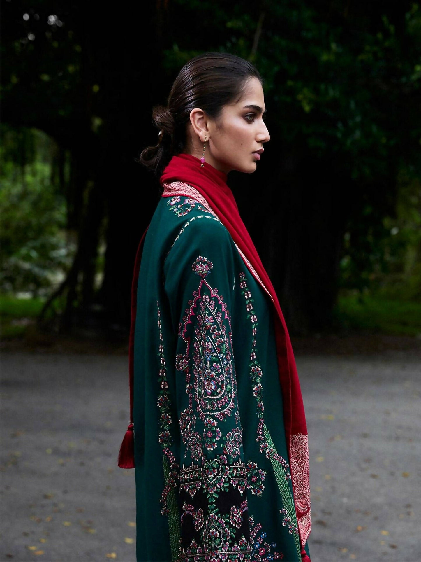 Jugnu By Hussain Rehar AW'25 Edit I Karandi Embroidered Scarf-Rimi