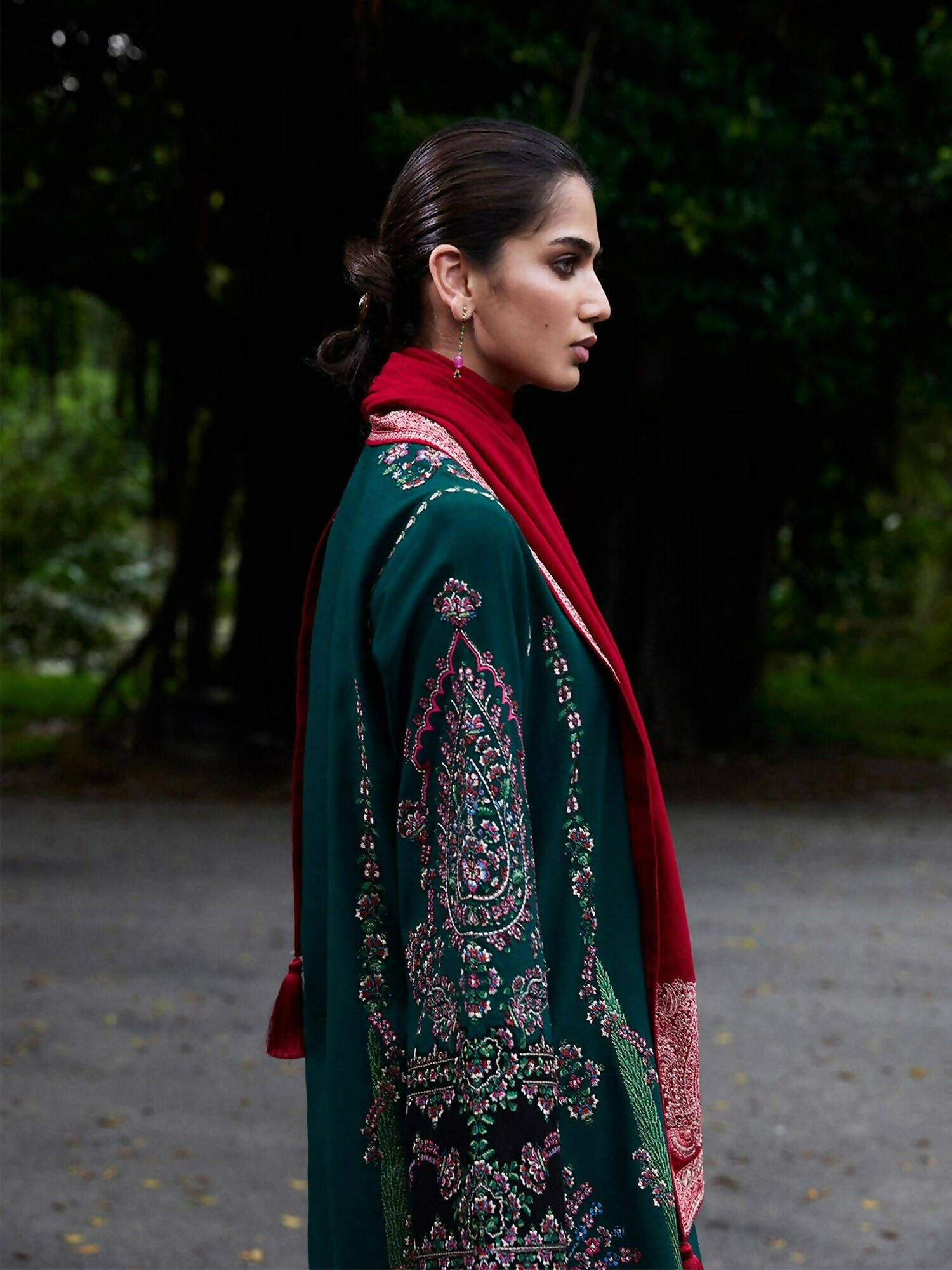 Jugnu By Hussain Rehar AW'25 Edit I Karandi Embroidered Scarf-Rimi