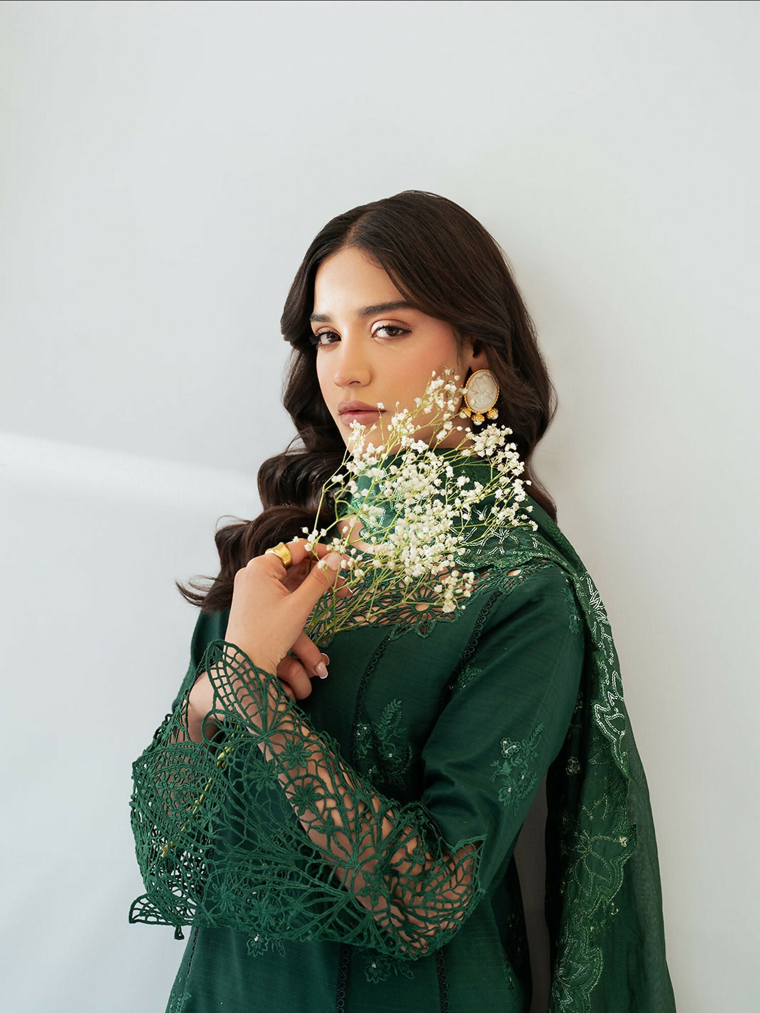 Mahnur Sera Pret'26 Jacquard Lawn Embroidered Unstitched 3-Piece Suit-SP-02