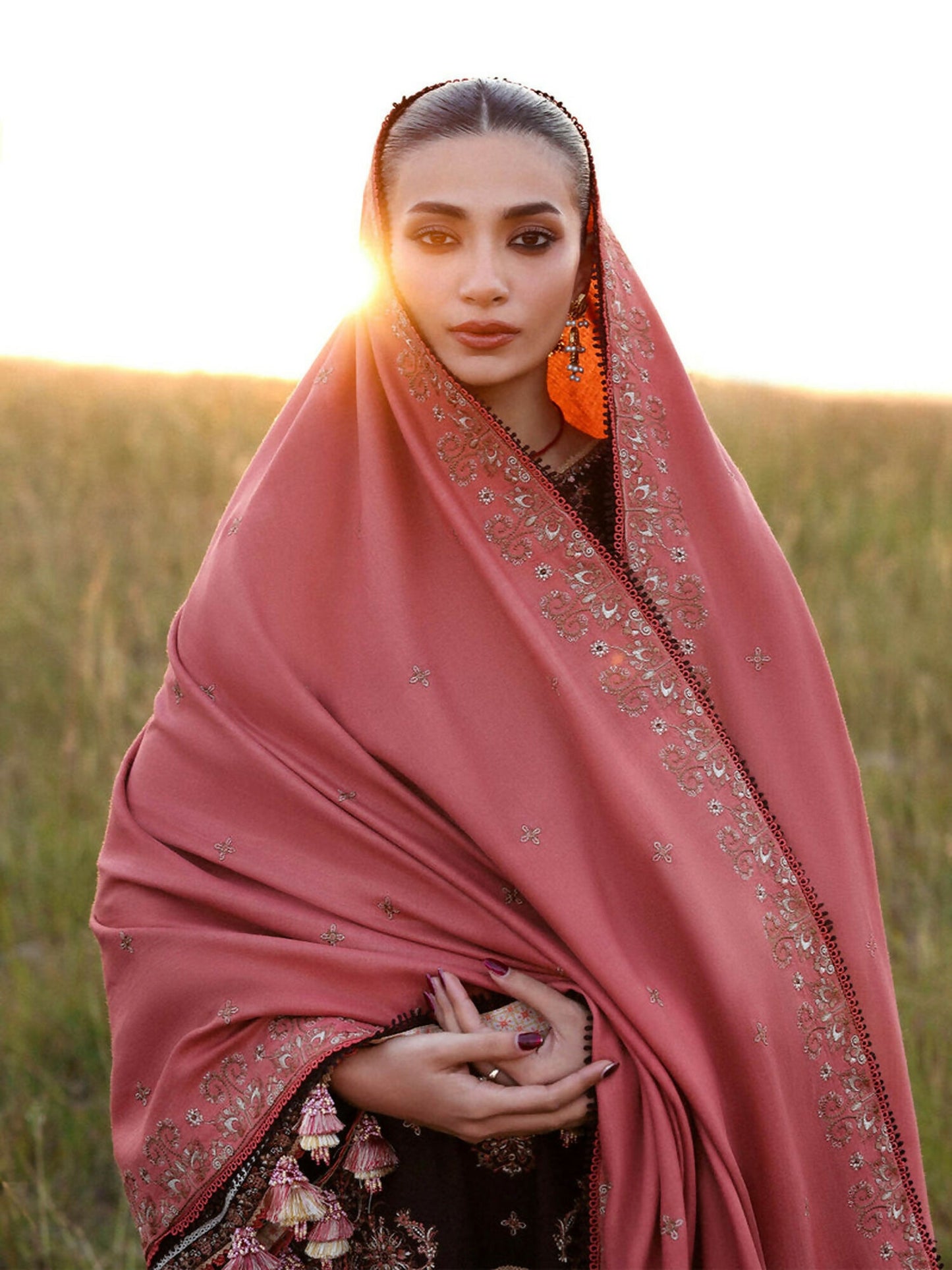 Hussain Rehar Khaddar'25 Embroidered Unstitched 3-Piece Suit-Nazneen