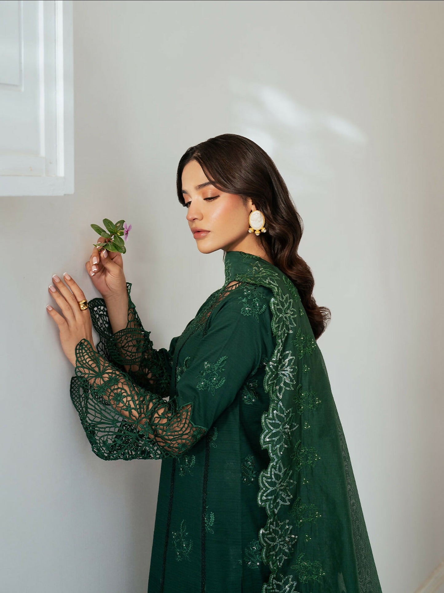 Mahnur Sera Pret'26 Jacquard Lawn Embroidered Unstitched 3-Piece Suit-SP-02