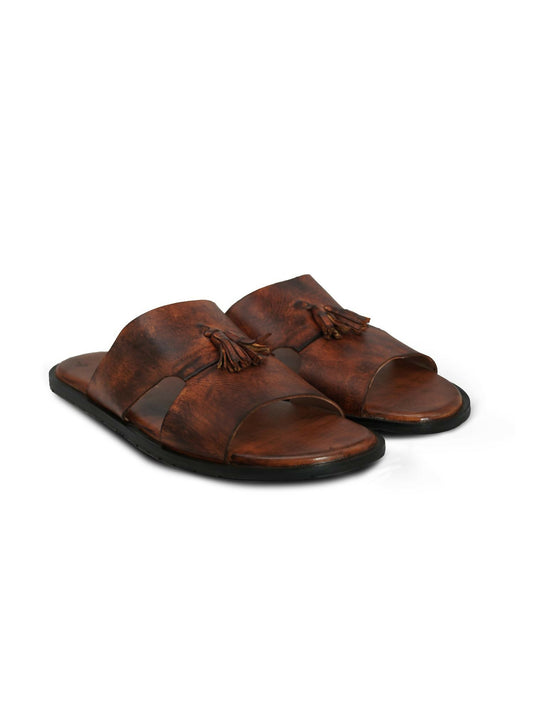 Royale Leather 3127 men’s leather slippers with elegant design and sturdy rubber sole for everyday comfort and style.