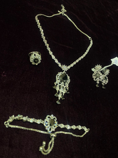 Fashion Hub by Noor Bilal - Necklace Set With Bracelet