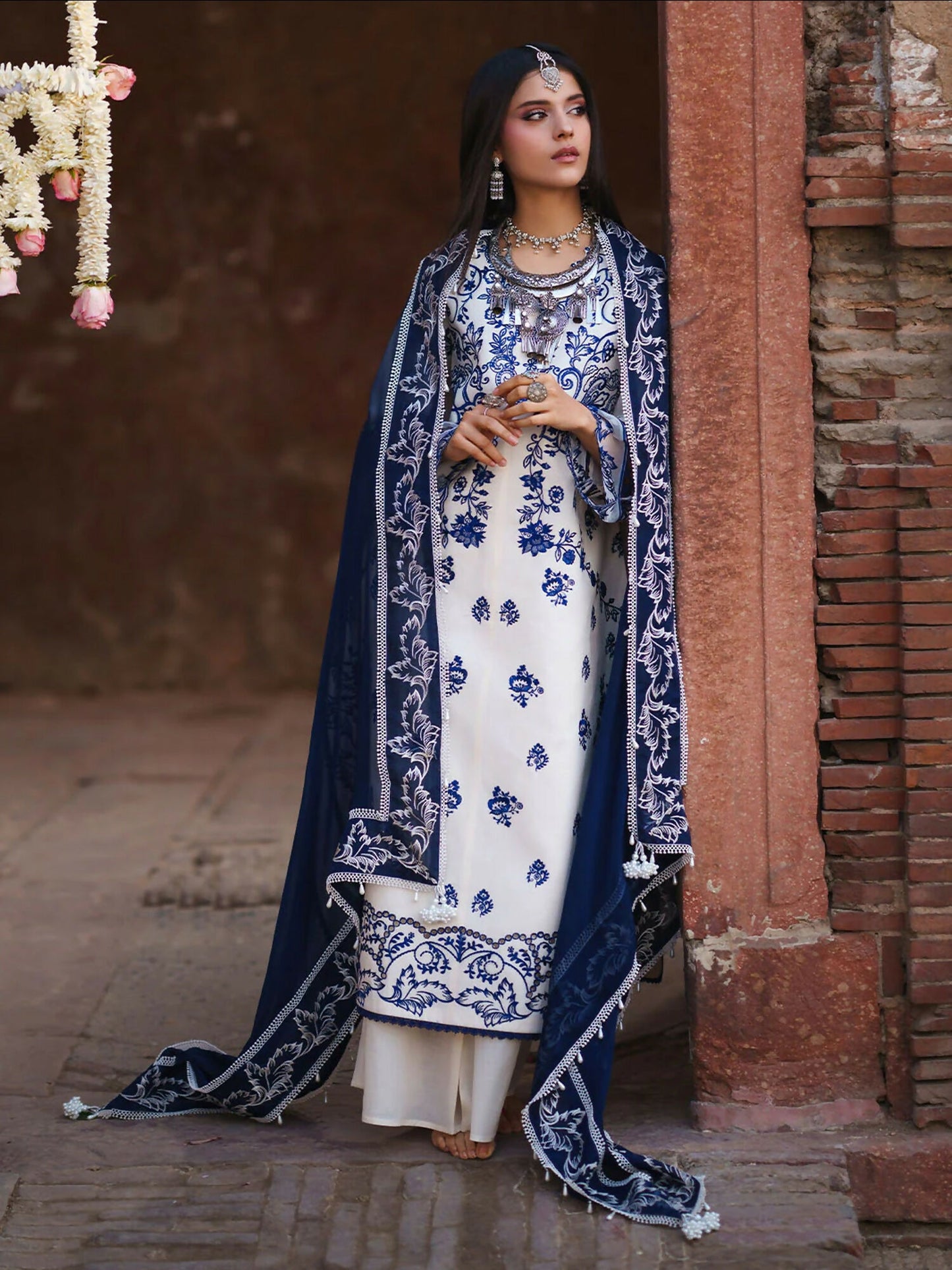 Mahnur Gul Luxury Lawn'26 Embroidered Unstitched 3-Piece Suit-G-008