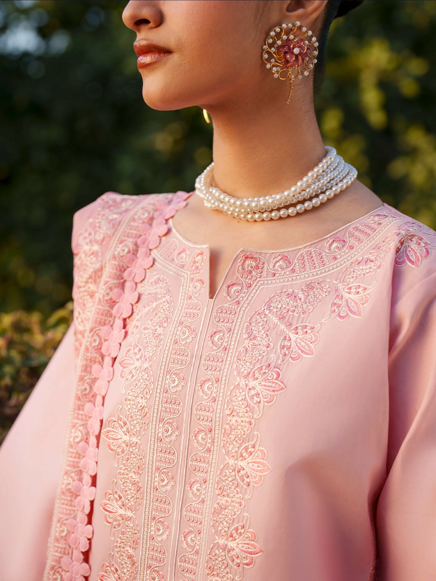 Mahnur Fiona Lawn'26 Embroidered Unstitched 3-Piece Suit-F-13