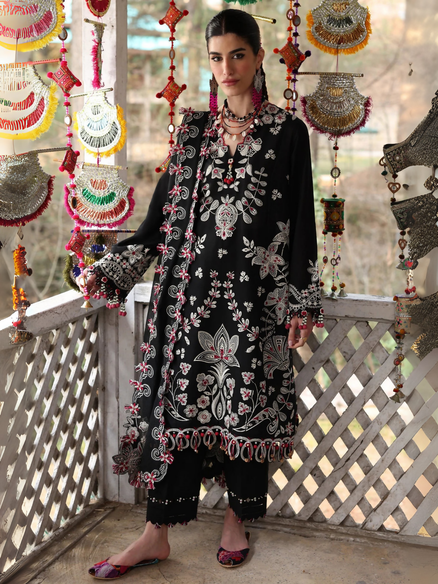 新品未使用 SISANDI ZAHA CLASSIC savannah tan Zaha By Khadijah Shah Embroidered Lawn Suits Unstitched 3