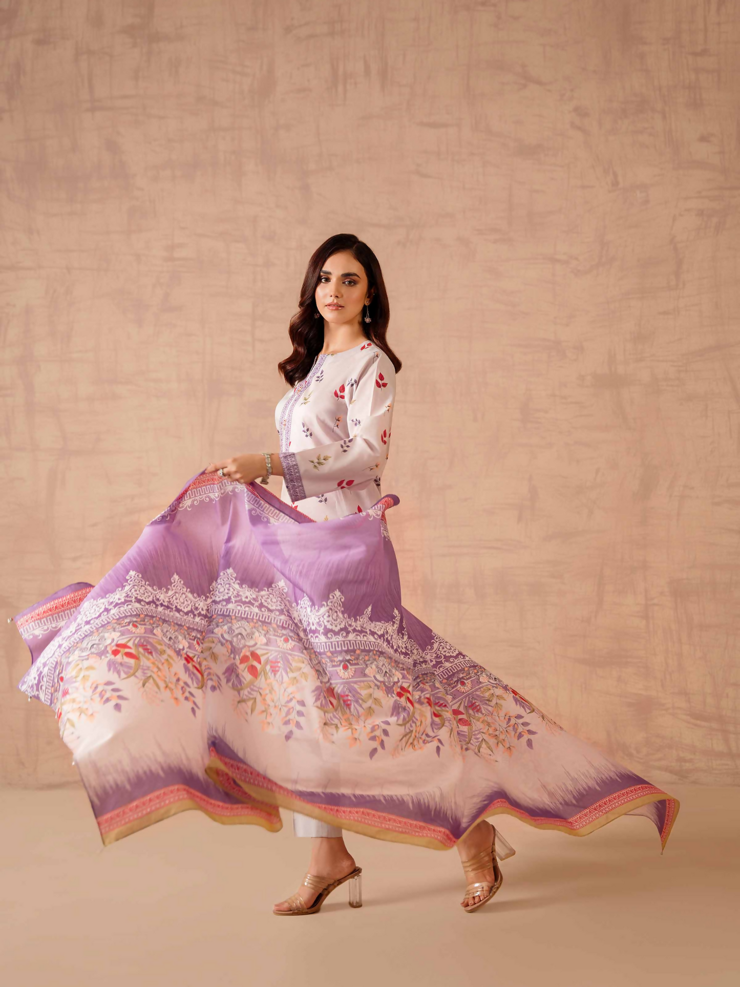 Nishat Viscose Lawn Printed Unstitched 3-Piece Suit-42301783-R