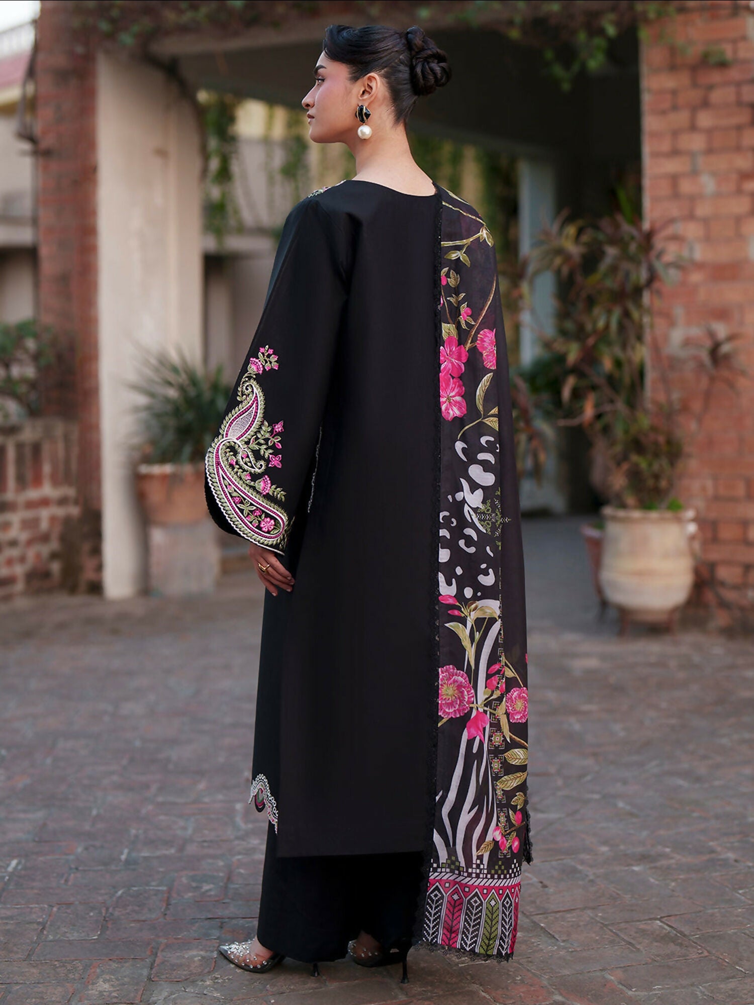 Mahnur Fiona Lawn'26 Embroidered Unstitched 3-Piece Suit-F-09