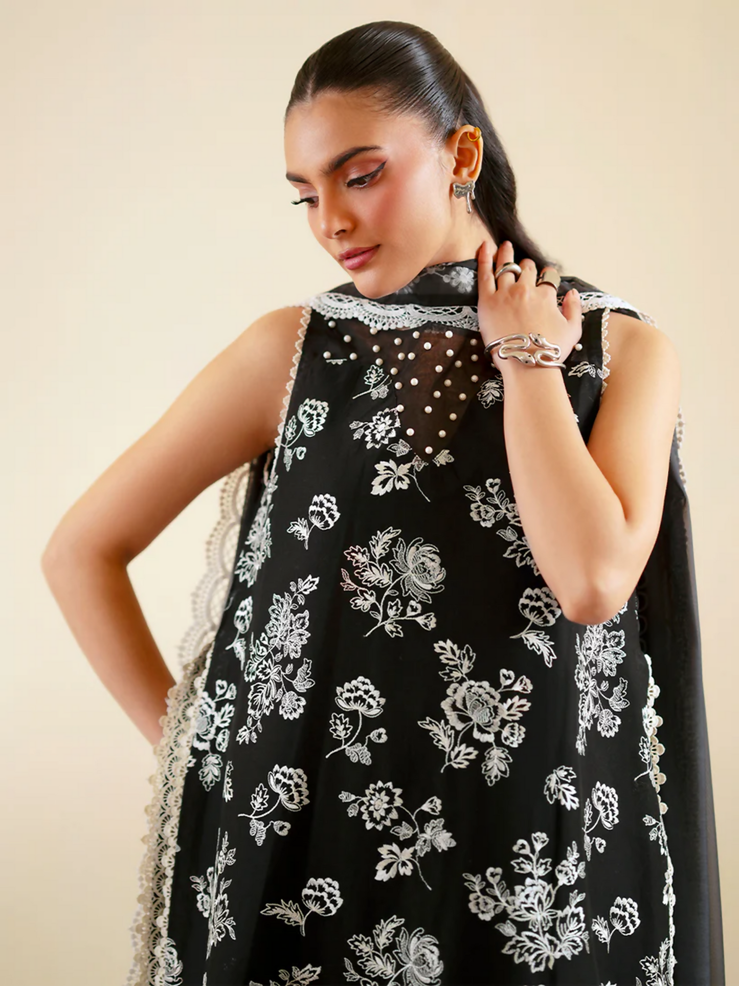 Mahnur Ember Lawn Embroidered Stitched 3-Piece Suit-EM-003
