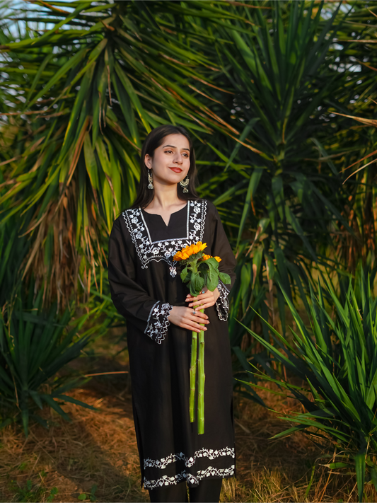Kachy Dhaagy FAHIRA black stitched embroidered lawn 2-piece suit with embroidered shirt and plain trouser.