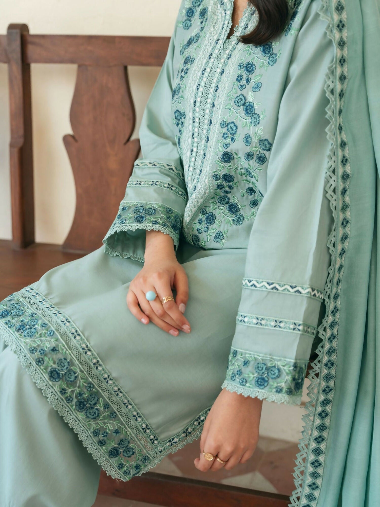 Mannat Clothing Lawn Embroidered Stitched Suit-Amalia