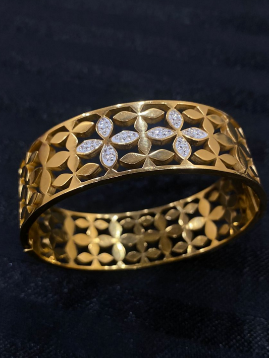 Fashion Hub by Noor Bilal - Stainless Steel Openable Bangle