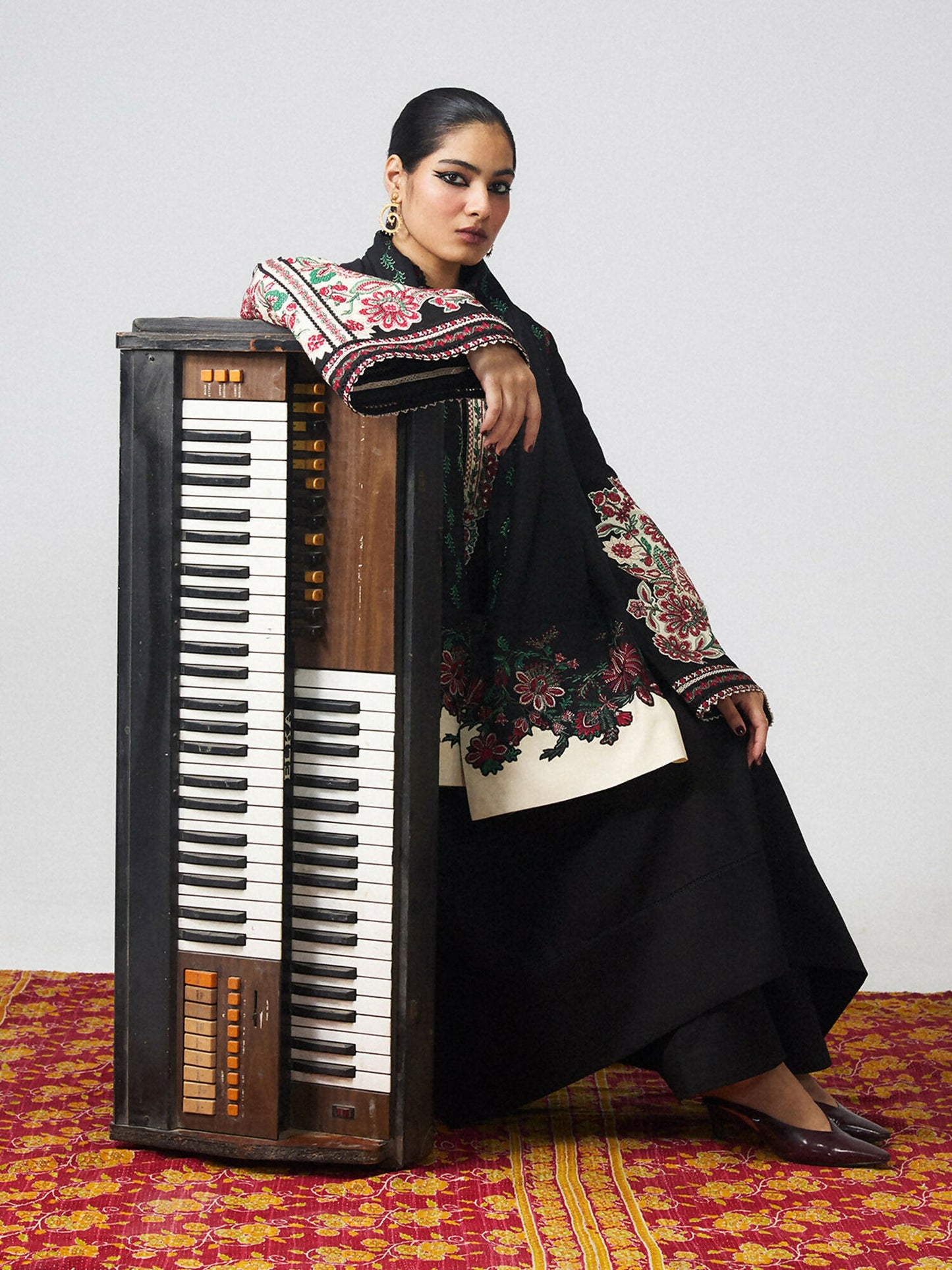 Jugnu by Hussain Rehar Khaddar Pret’26 Wool Embroidered Scarf-Nagina