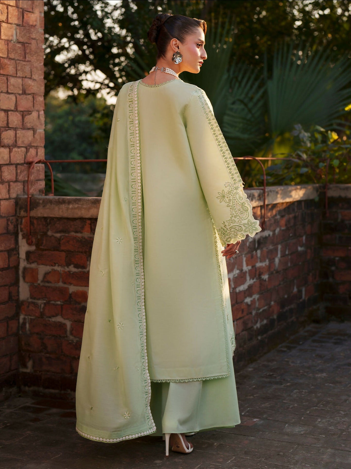 Mahnur Fiona Lawn'26 Embroidered Unstitched 3-Piece Suit-F-14