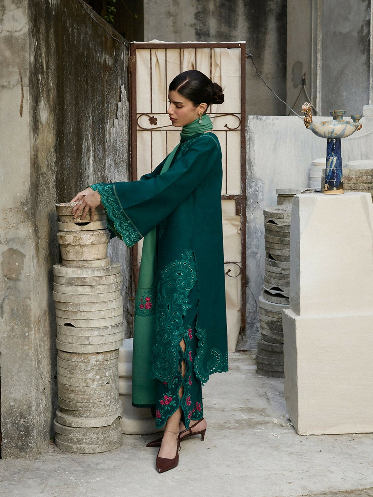 Hussain Rehar Khaddar'25 Embroidered Stitched 3-Piece Suit-Jheel