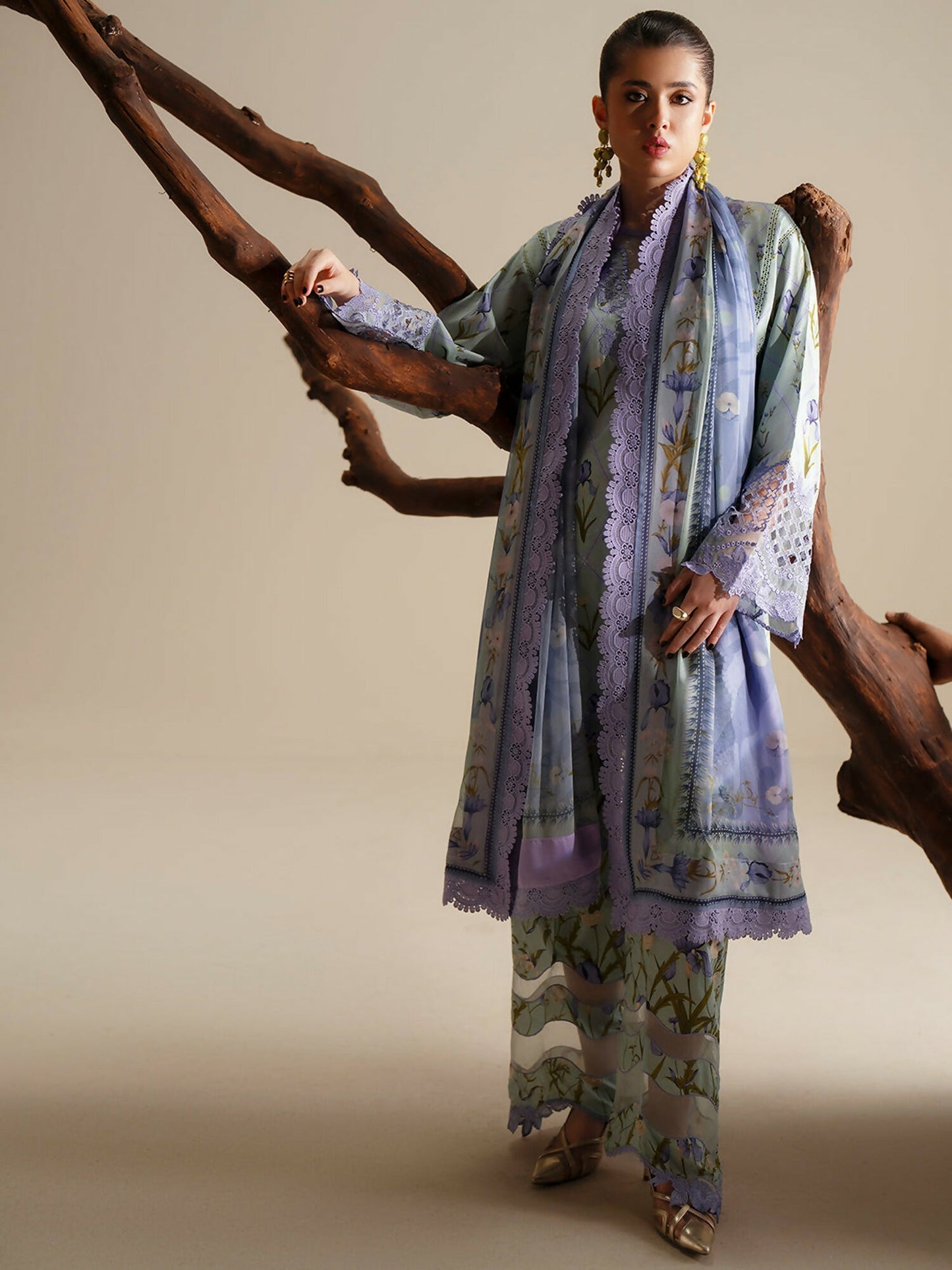 Binilyas Eres Bonita Viscose Embroidered Stitched 3-Piece Suit-1103-A