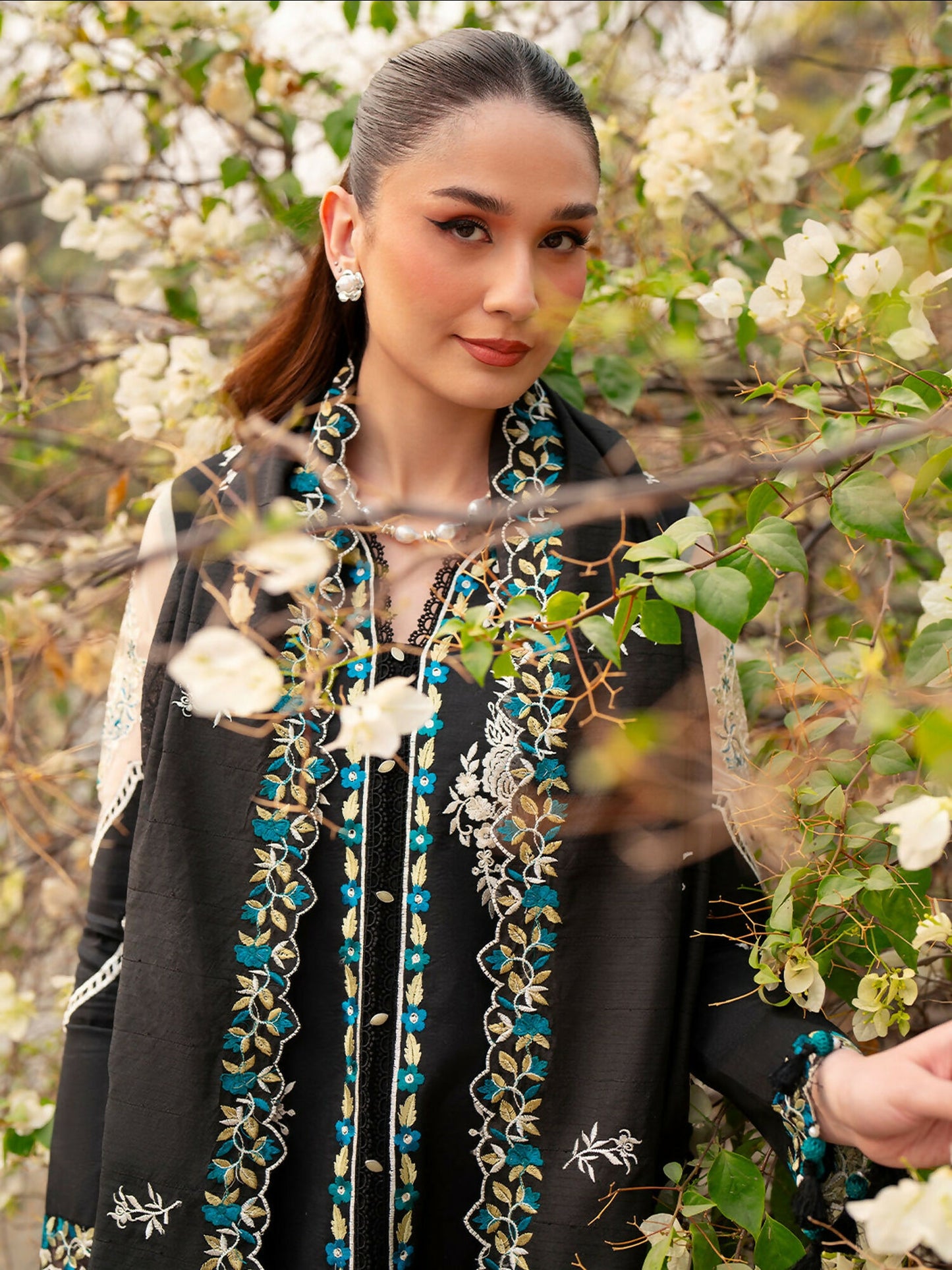 Mahnur Angan Lawn'26 Embroidered Unstitched 3-Piece Suit-AN-011