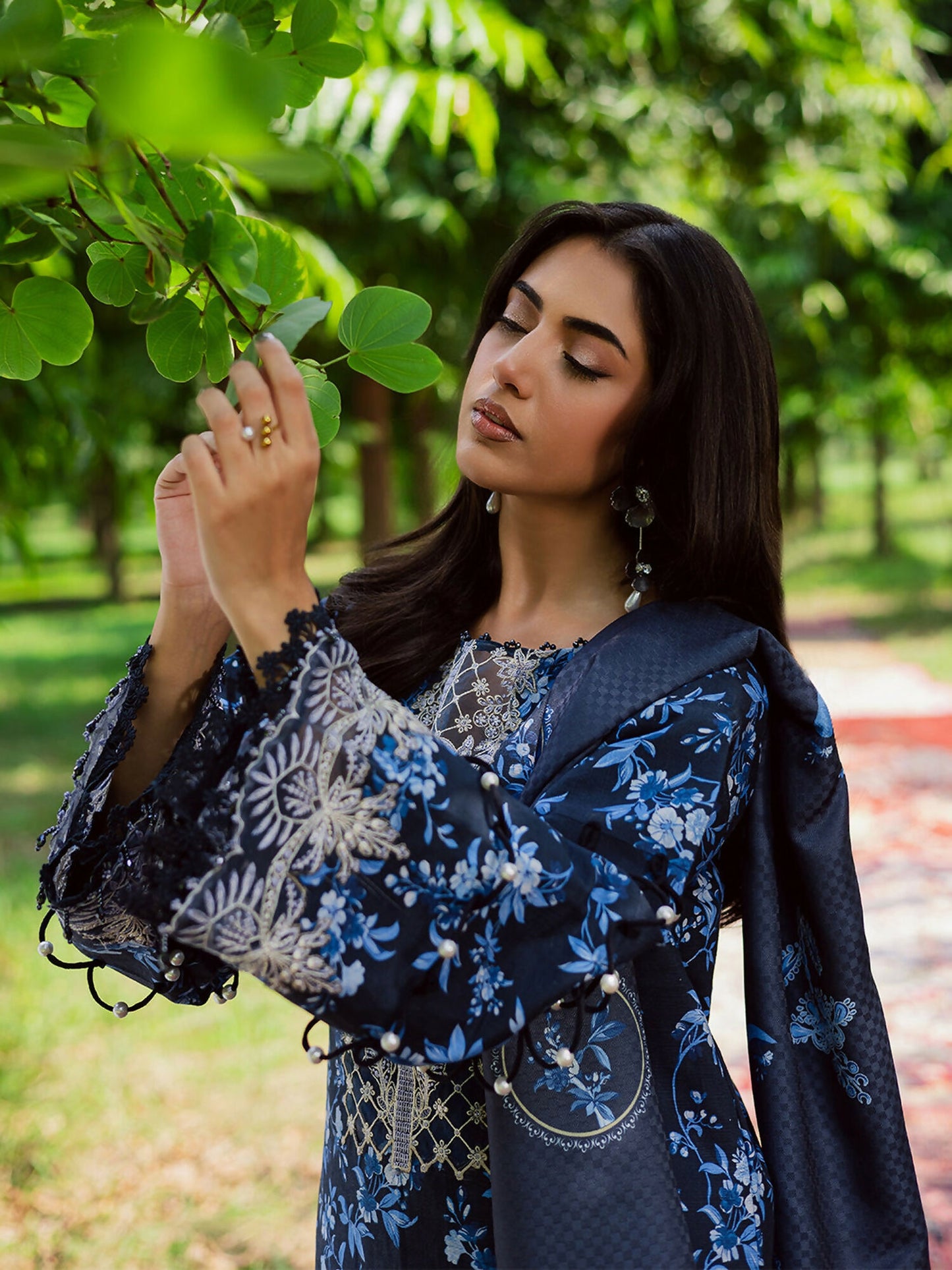 Parishay Rang e Sarma Khaddar Embroidered Stitched 3-Piece Suit-SAR-11